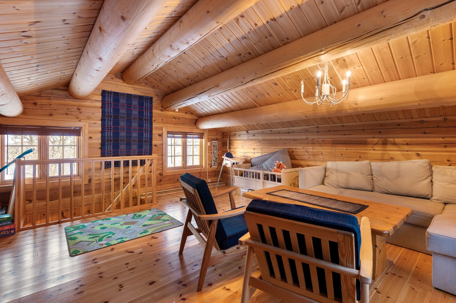 Gulvflaten måler ca. 25 kvm. Galleribilde