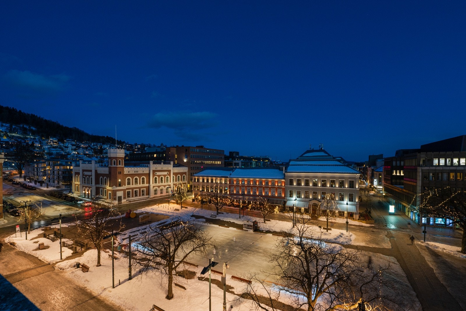 En lekker og sentral toppleilighet med stor takterrasse. Galleribilde