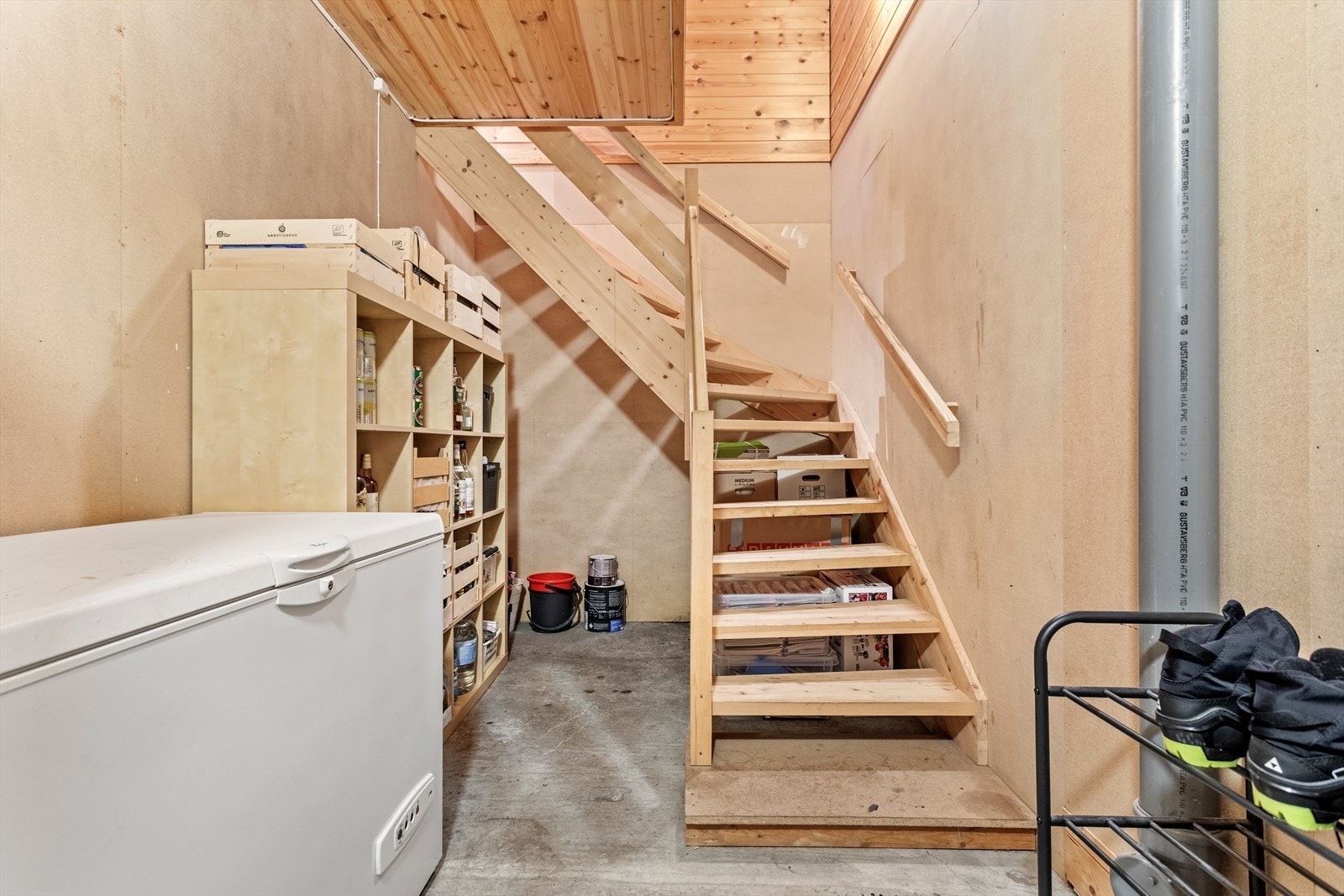 Del av underetg. som tilhøyrer hoveddelen inneheld 2 boder. Galleribilde