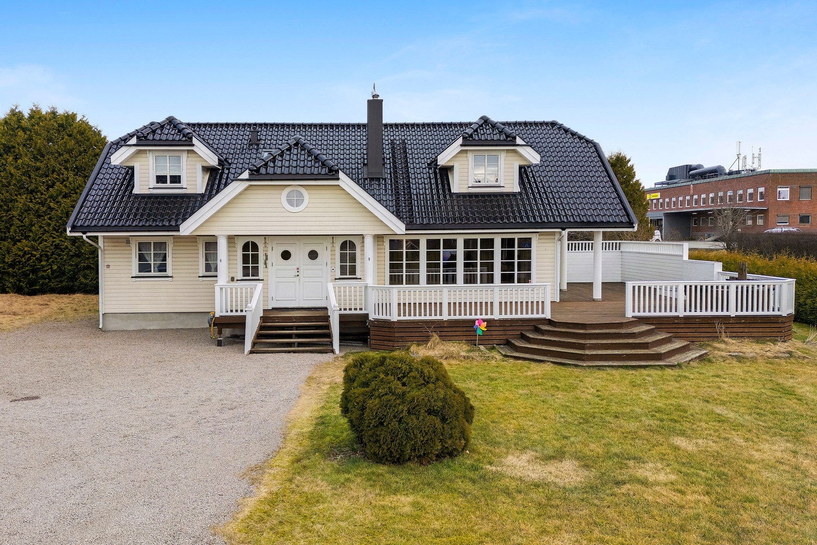 Velkommen til Strupeveien 7! Presentert av Mikael Ufuk v/Eiendomsmeglerne. Galleribilde