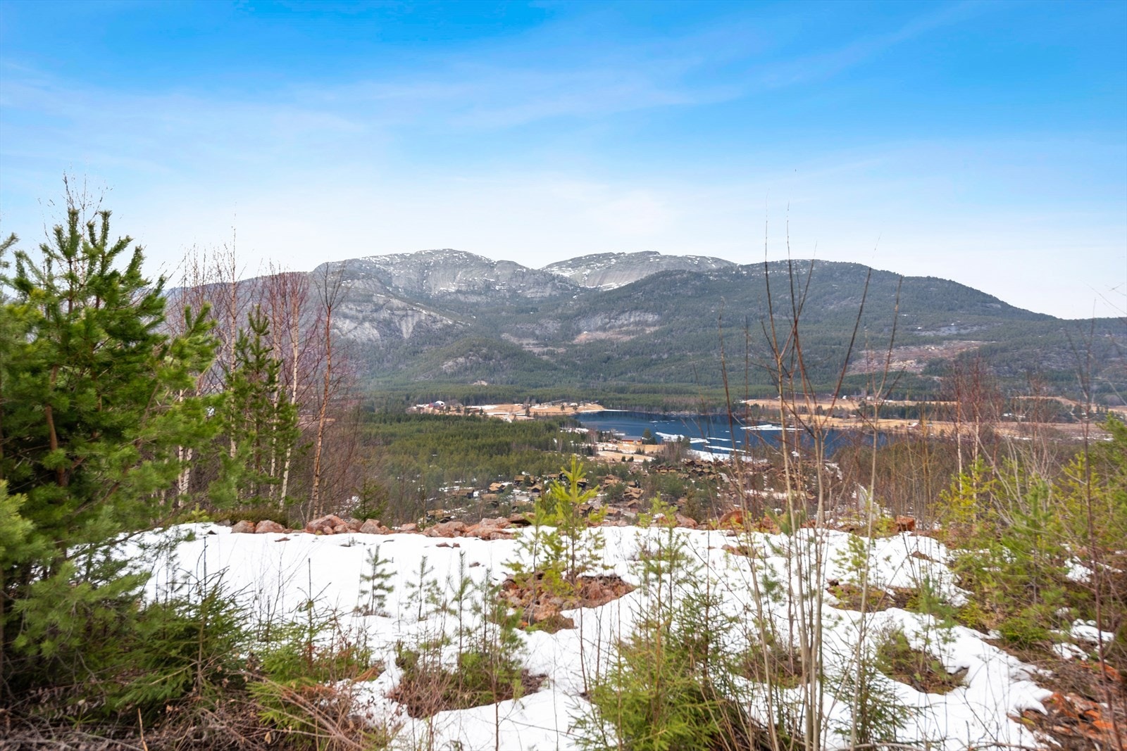 Vrådal er en helårsdestinasjon med fine turmuligheter, alpin, langrenn, bading og golf! Galleribilde