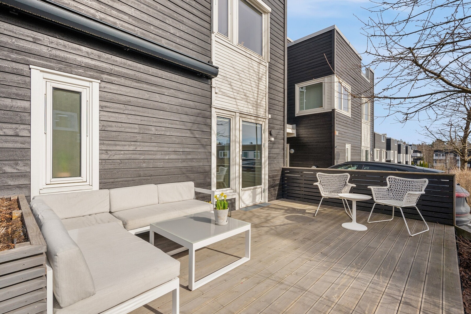 Her er et plass til utemøbler og grill. Galleribilde