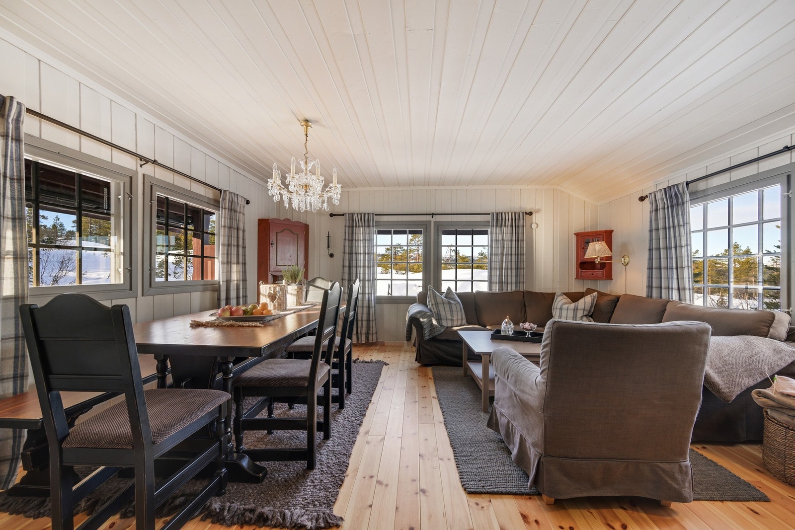 Videre inn til den pene stuen Galleribilde