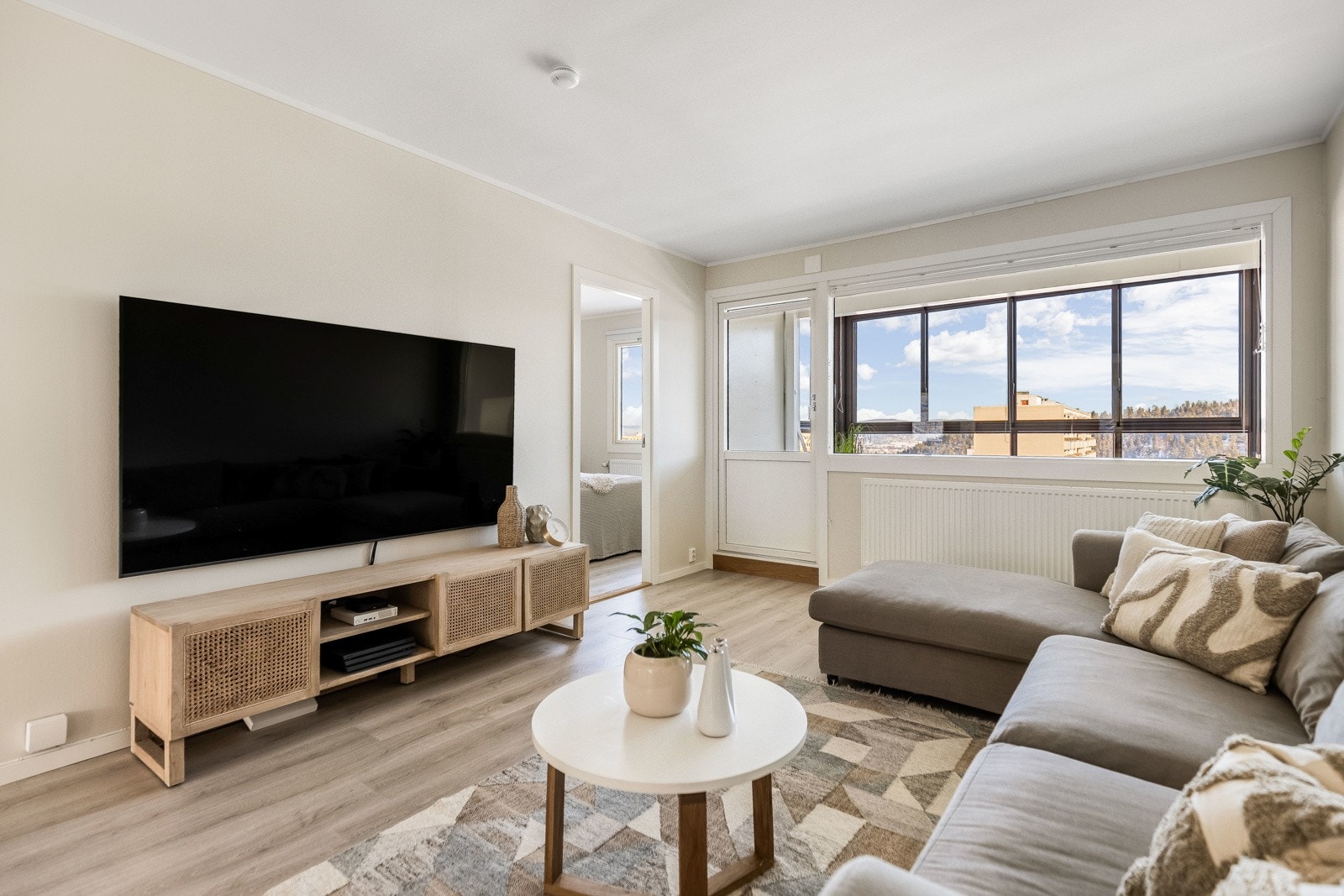 Sofakroken blir et naturlig sted å trekke tilbake for litt avslappning etter lange dager. Galleribilde