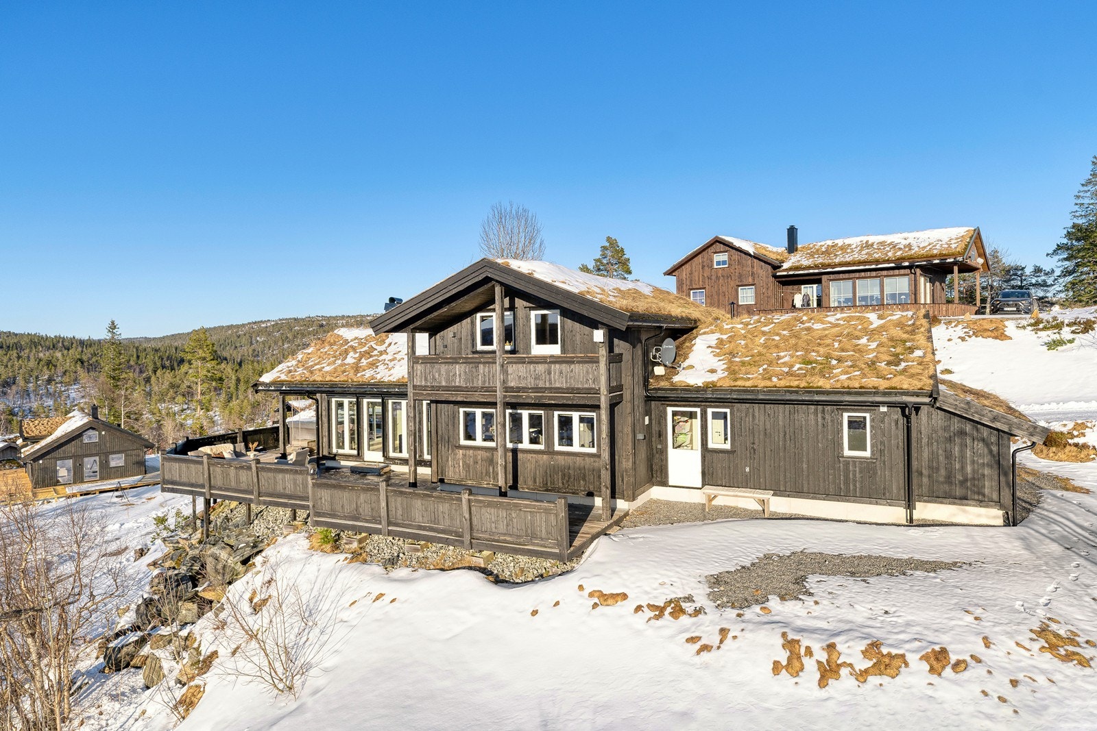 Velkommen til Høgåsvegen 48 v/ Altin Balaj i Aktiv eiendomsmegling Galleribilde