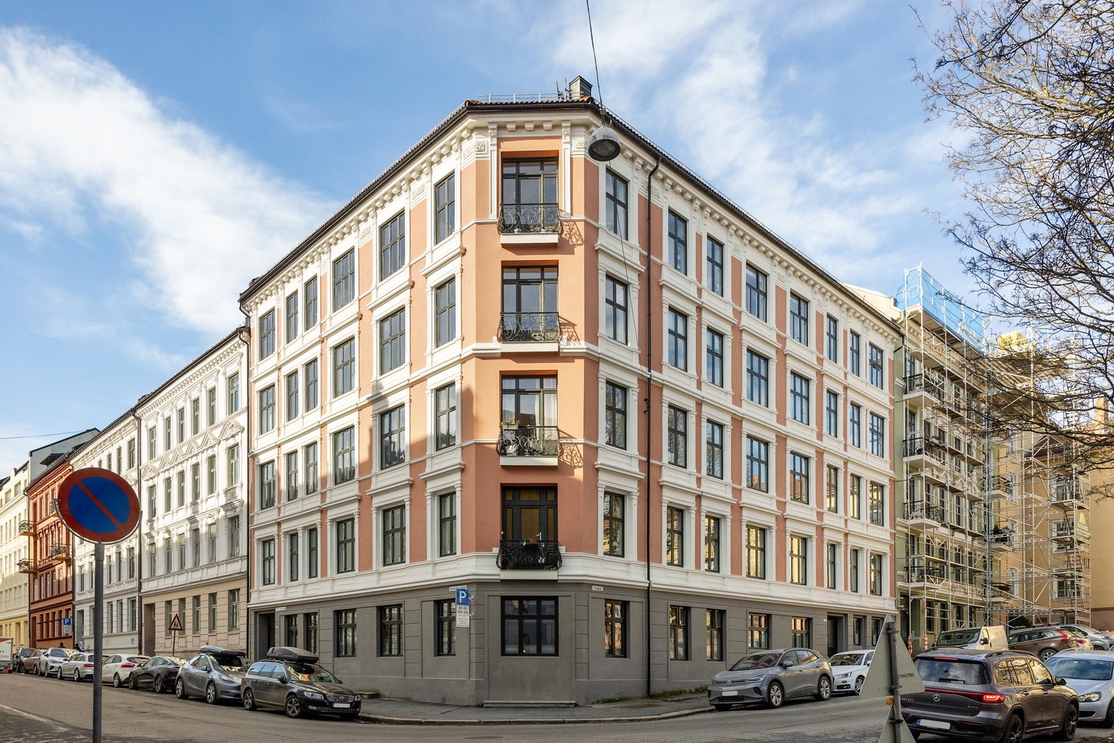 Klassisk og pen fasade mot Herman Foss' gate. Galleribilde