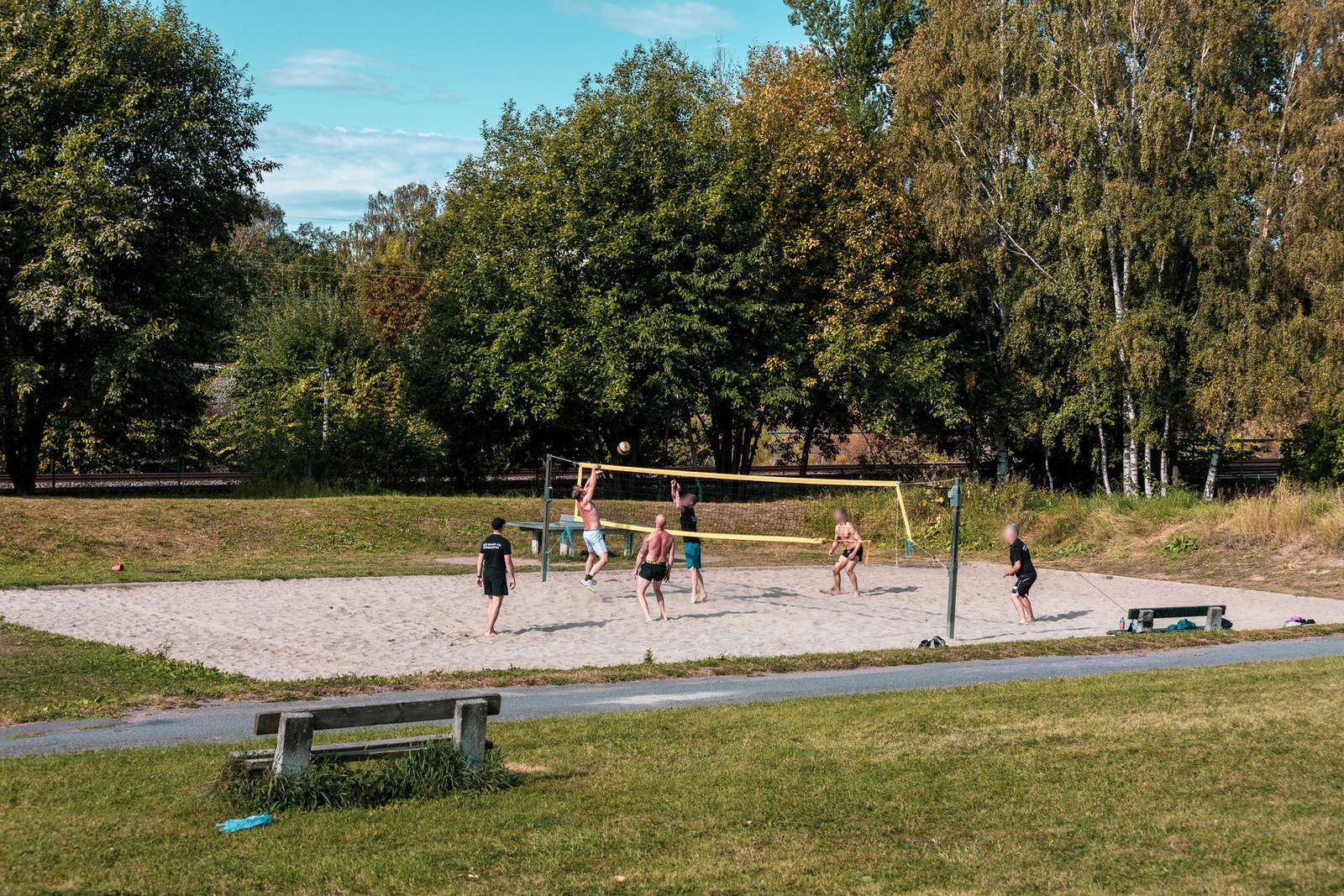 Sinsenparken ligger en kort spasertur unna og byr på volleyball- og tennisbaner. Galleribilde