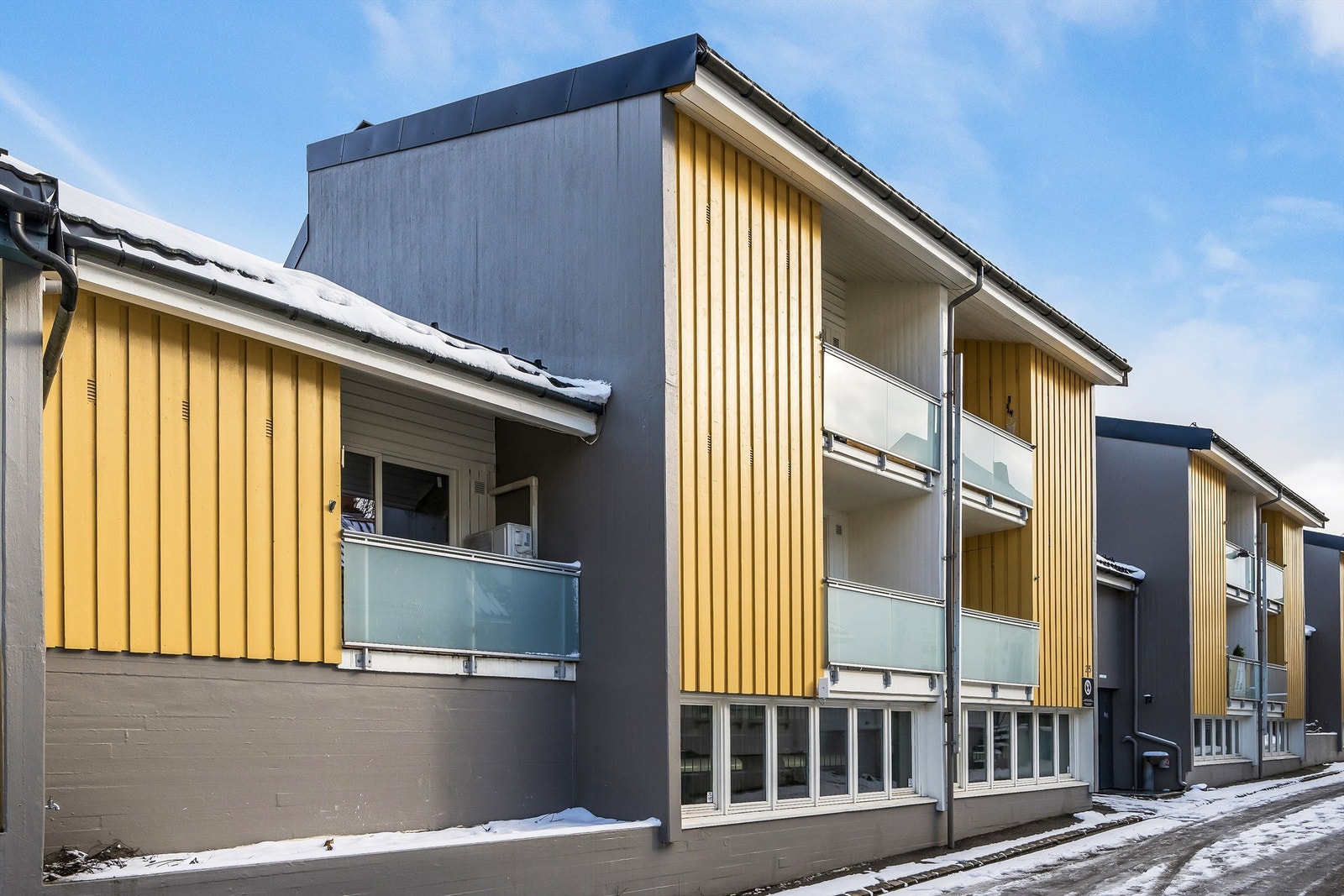 Leiligheten er beliggende svært sentralt i rolig og meget sjarmerende område i Tønsberg sentrum. Galleribilde