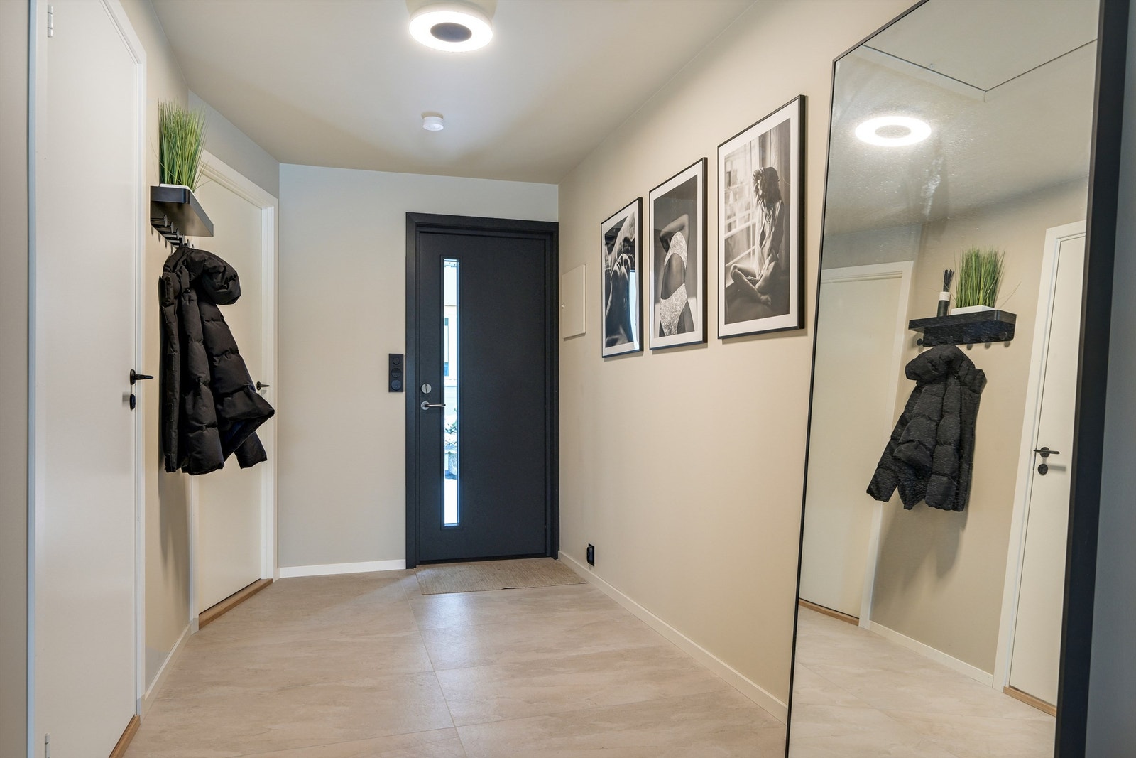 Egen inngang og varmekabler i gulvet. Galleribilde