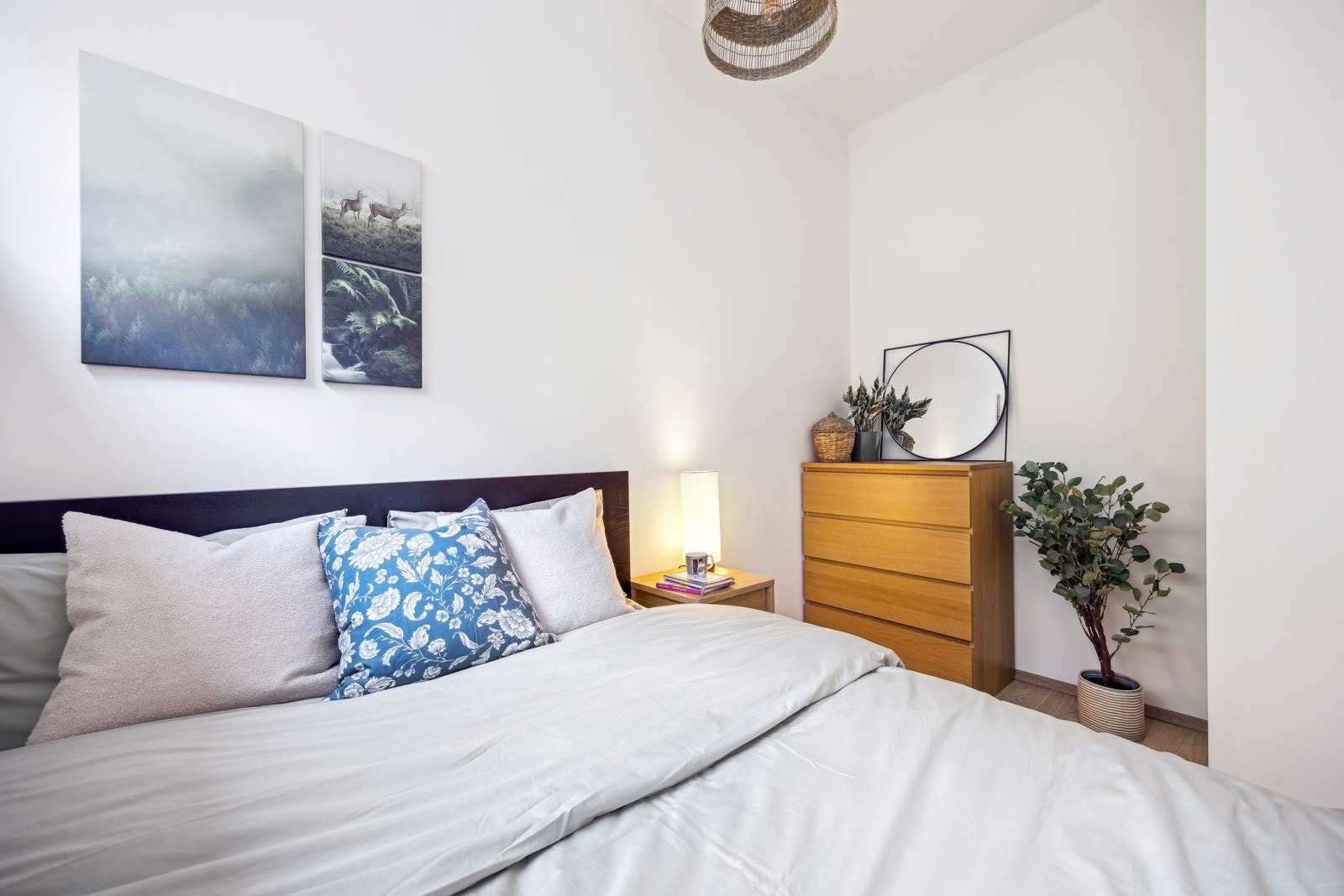 Lyst og fint soverom av god størrelse. Galleribilde