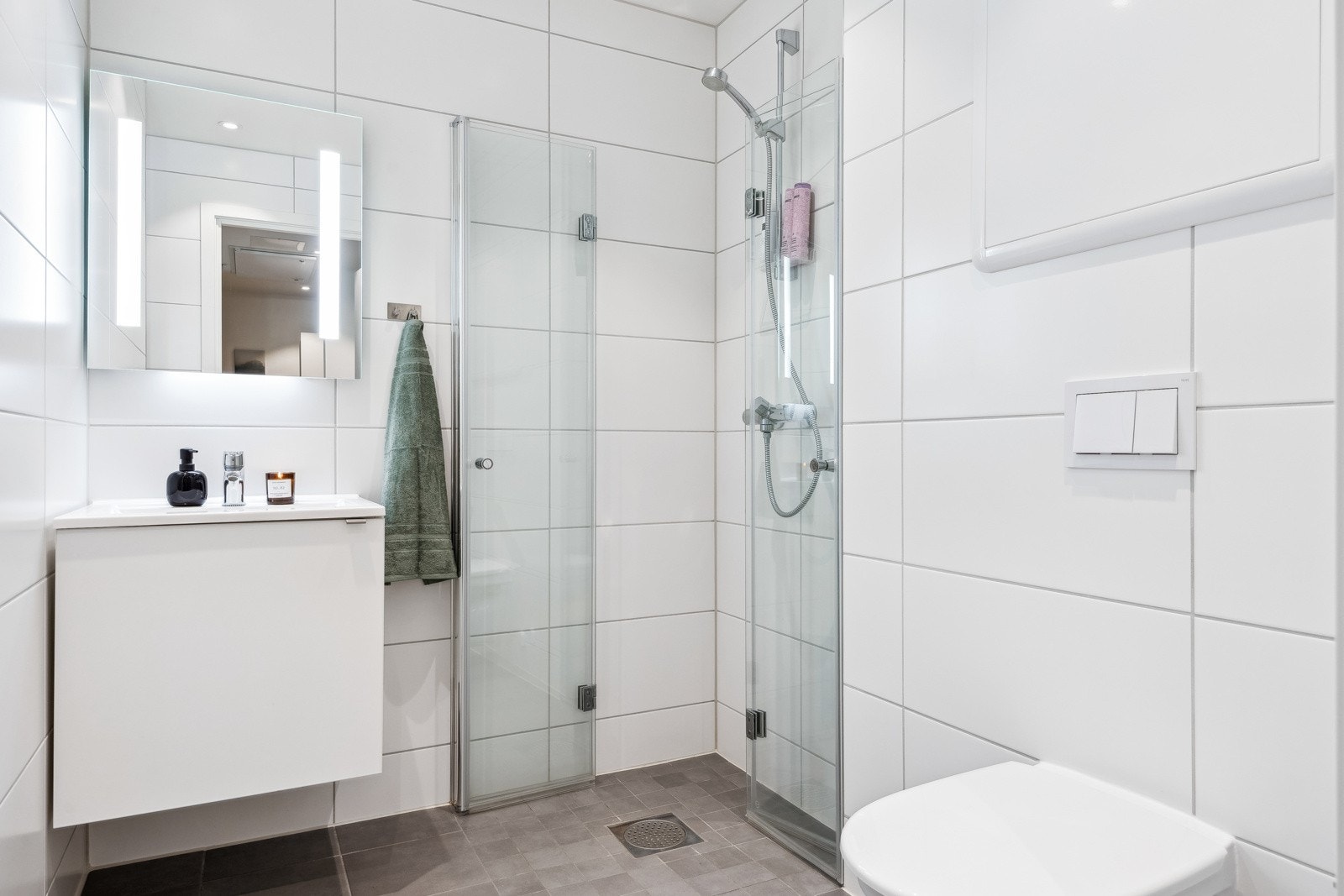 Moderne bad med høy standard fra 2021. Galleribilde