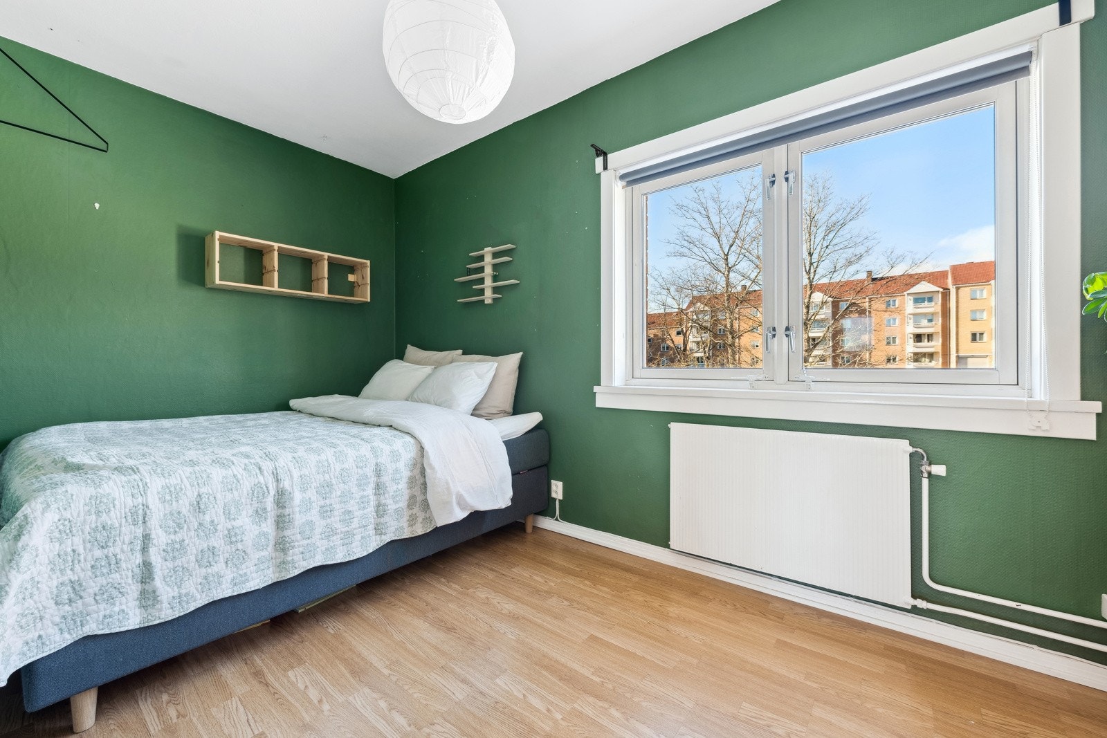 Soverom II vender ut mot store og fine fellesarealer. Galleribilde