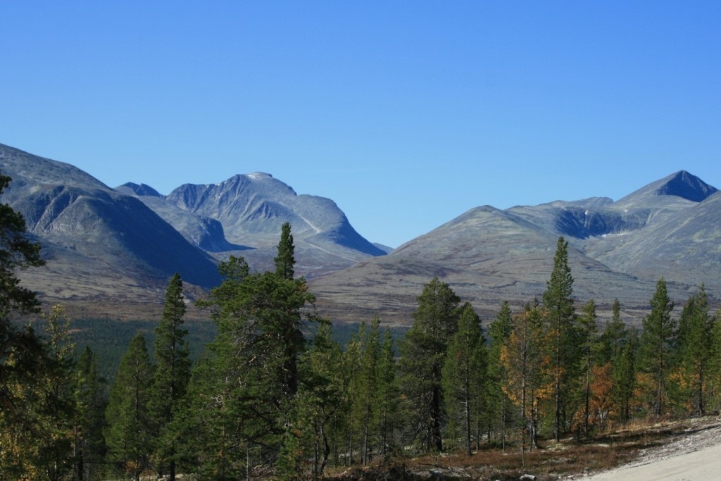 Blåfjellia har en fantastisk utsikt mot Rondanes spektakulære fjellformasjoner Galleribilde
