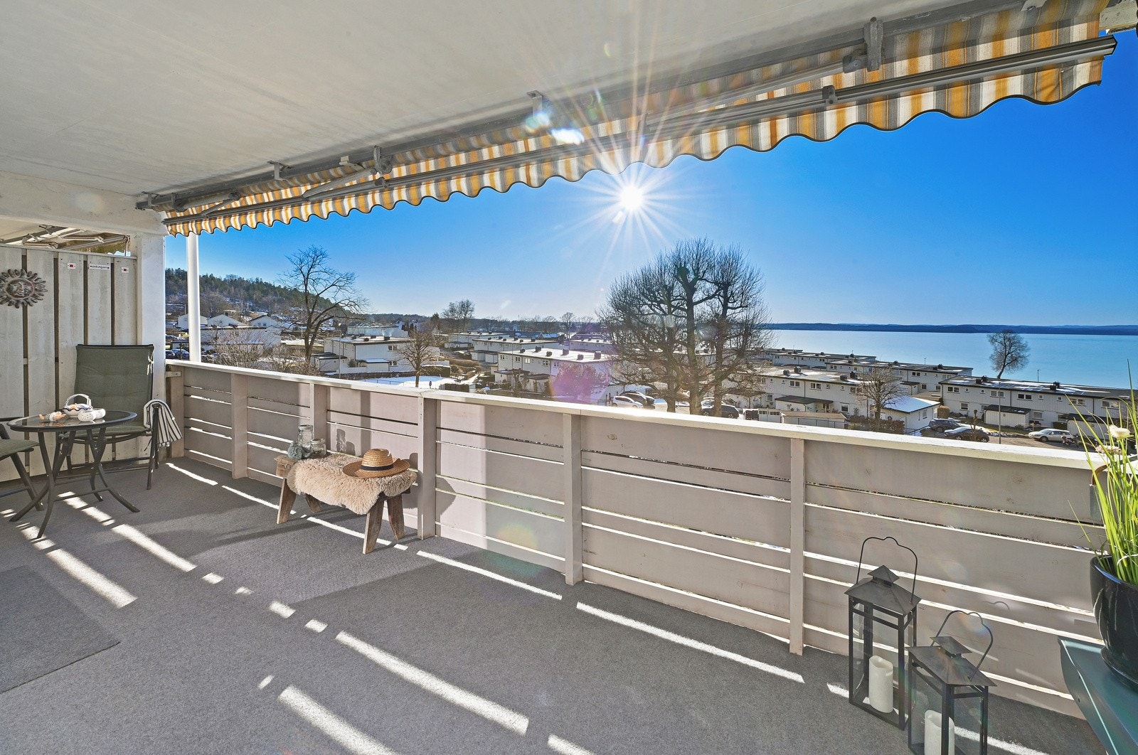 Her kan du la putene ligge ute selv om det skulle komme en liten sommerskur, takket være overbygget. Galleribilde