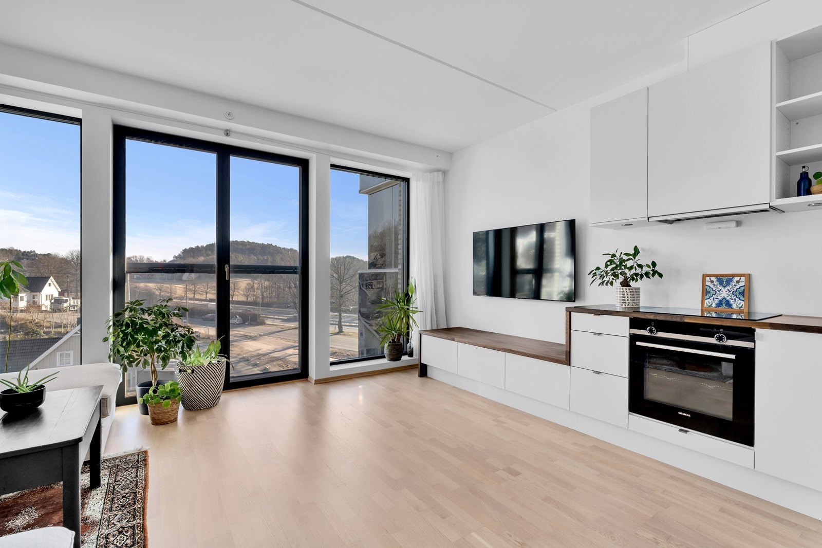 Kjøkkenet er oppgradert med ekstra skap/sittebenk Galleribilde