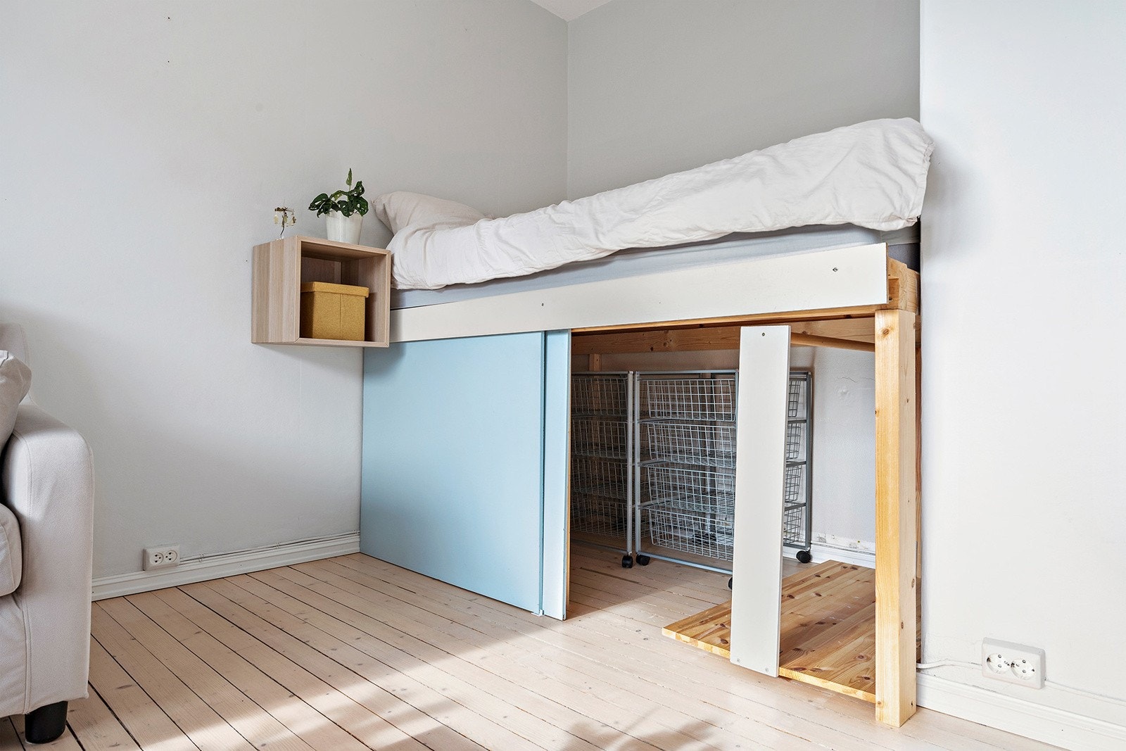 Meget god lagringsplass under sengen Galleribilde