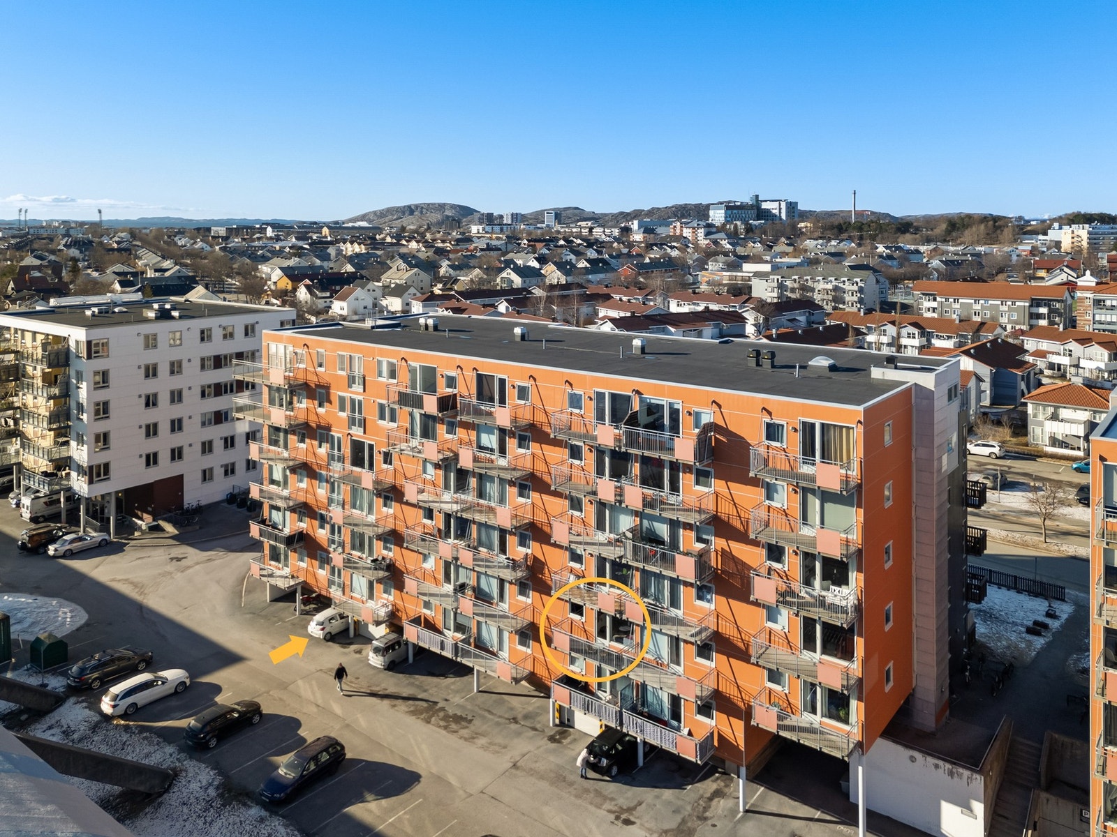 Leiligheten ligger fint til i 3.etg - Fast parkering i carport - Heis i bygget Galleribilde