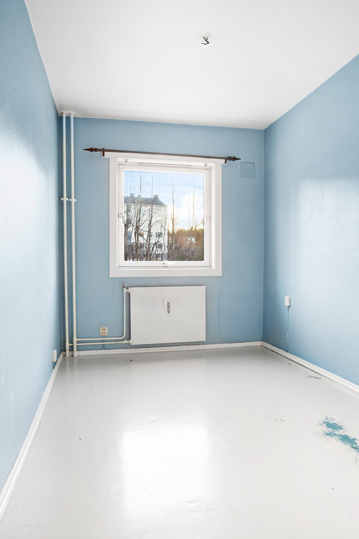 Praktisk soverom nr. 2. Perfekt som barnerom, kontor eller gjesterom. Galleribilde