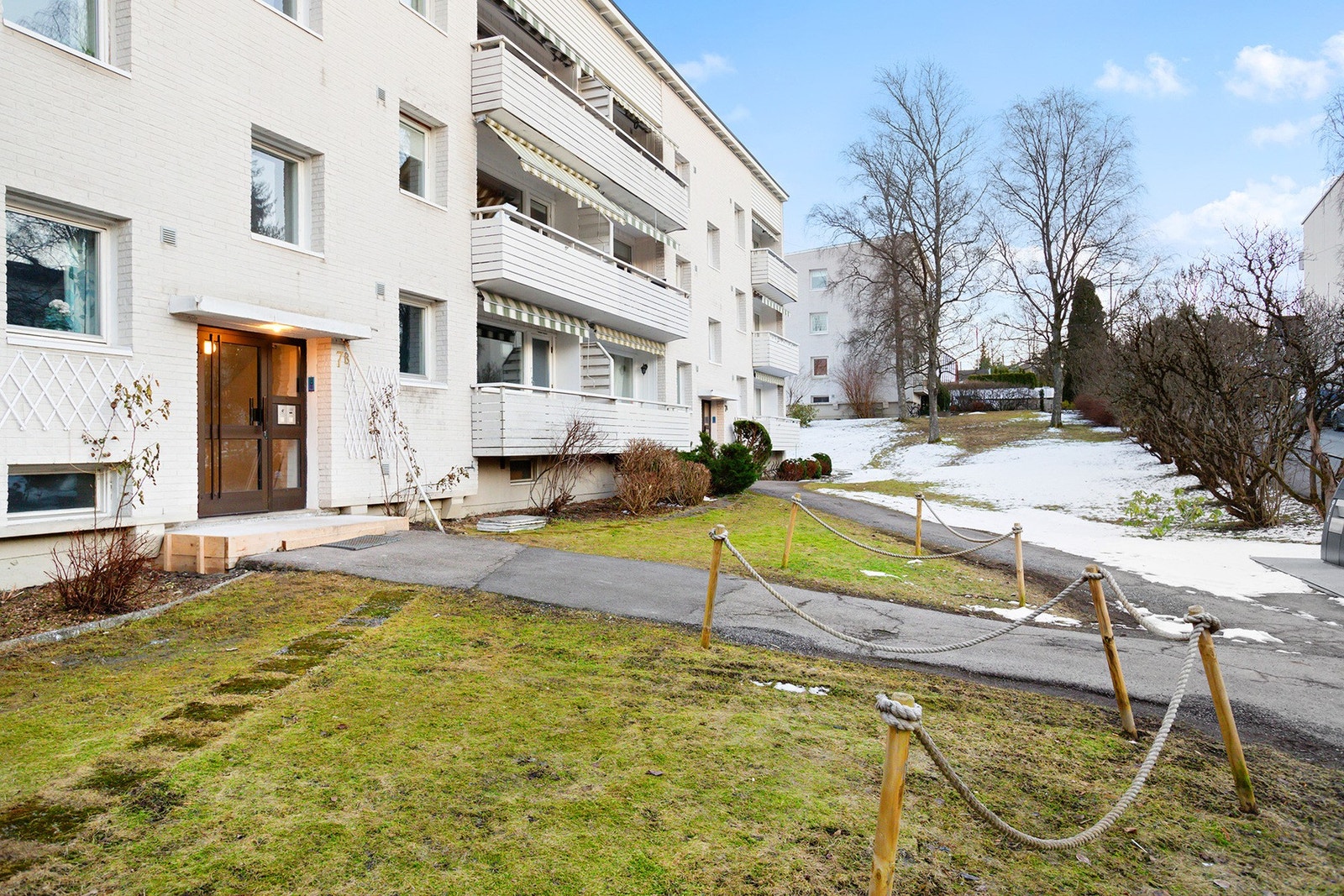 3 roms selveier på Brattlikollen med oppusningsbehov. Galleribilde