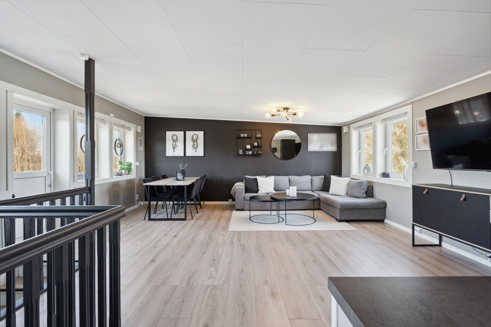 2. etasjen består av kjøkken og stue. Galleribilde