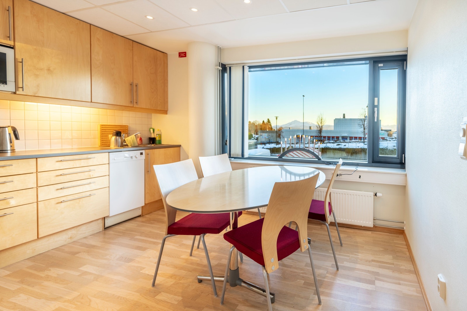 Felles kjøkken/spiserom Galleribilde