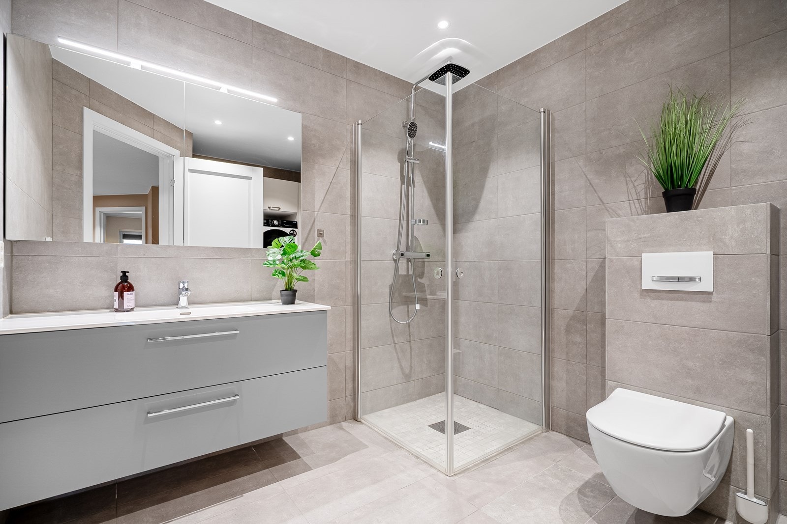 Bad i underetasjen. Galleribilde