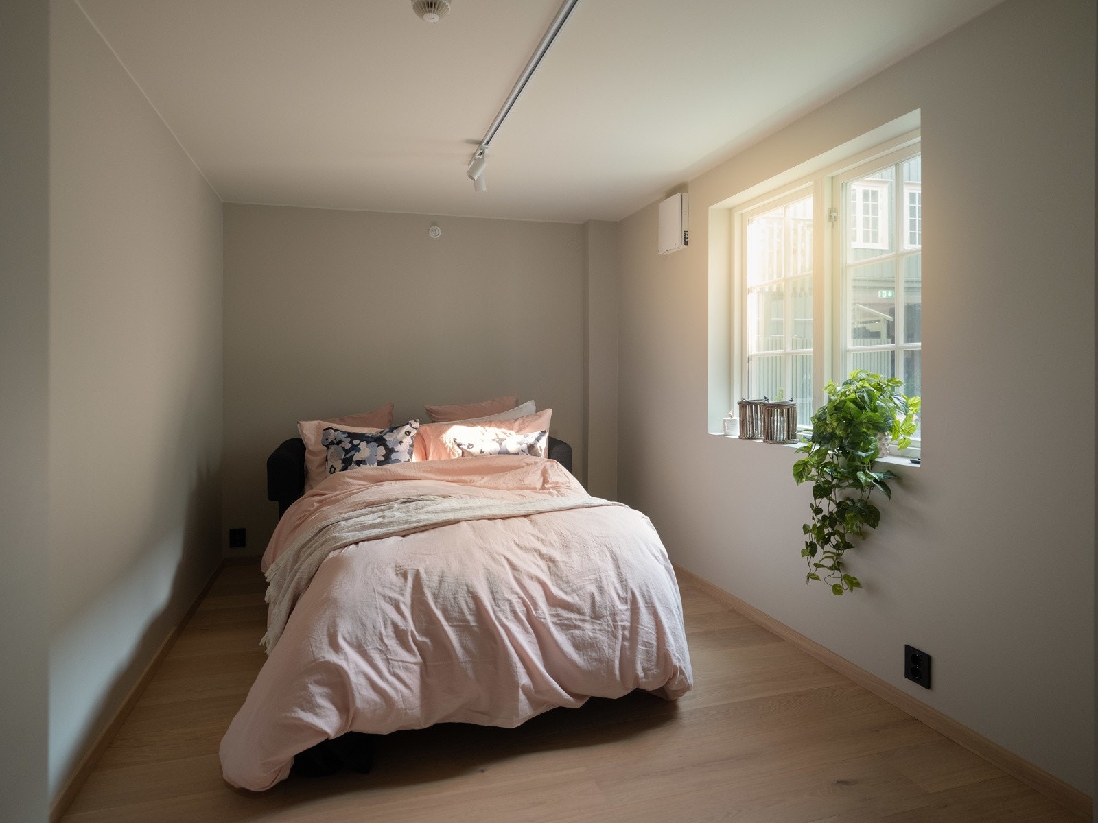 Soverommet i bileiligheten måler 10 kvm. Galleribilde