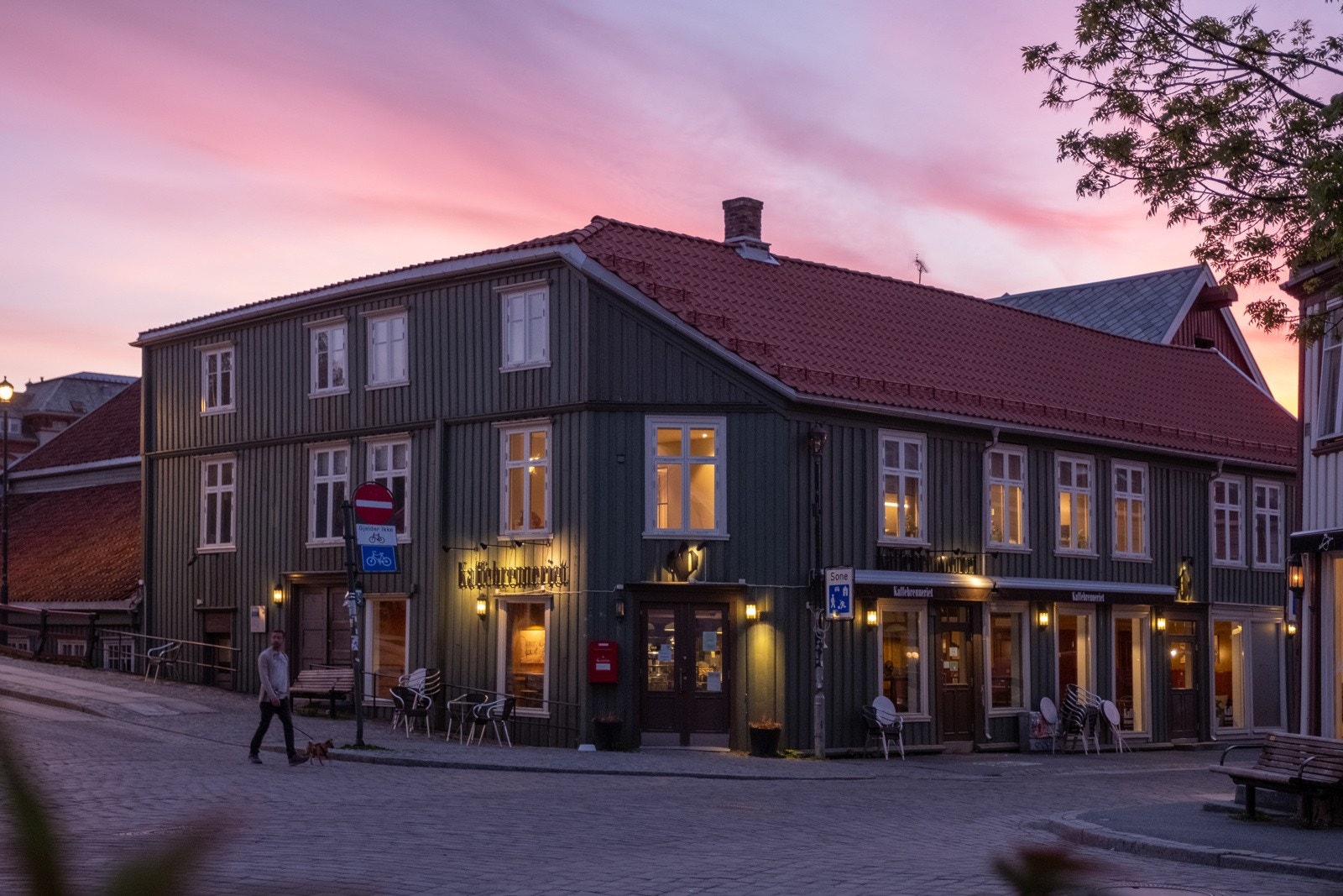Bryggen ble bygd i ca. 1810, og ble i perioden 2019-2022 omgjort til svært eksklusive leiligheter. Galleribilde