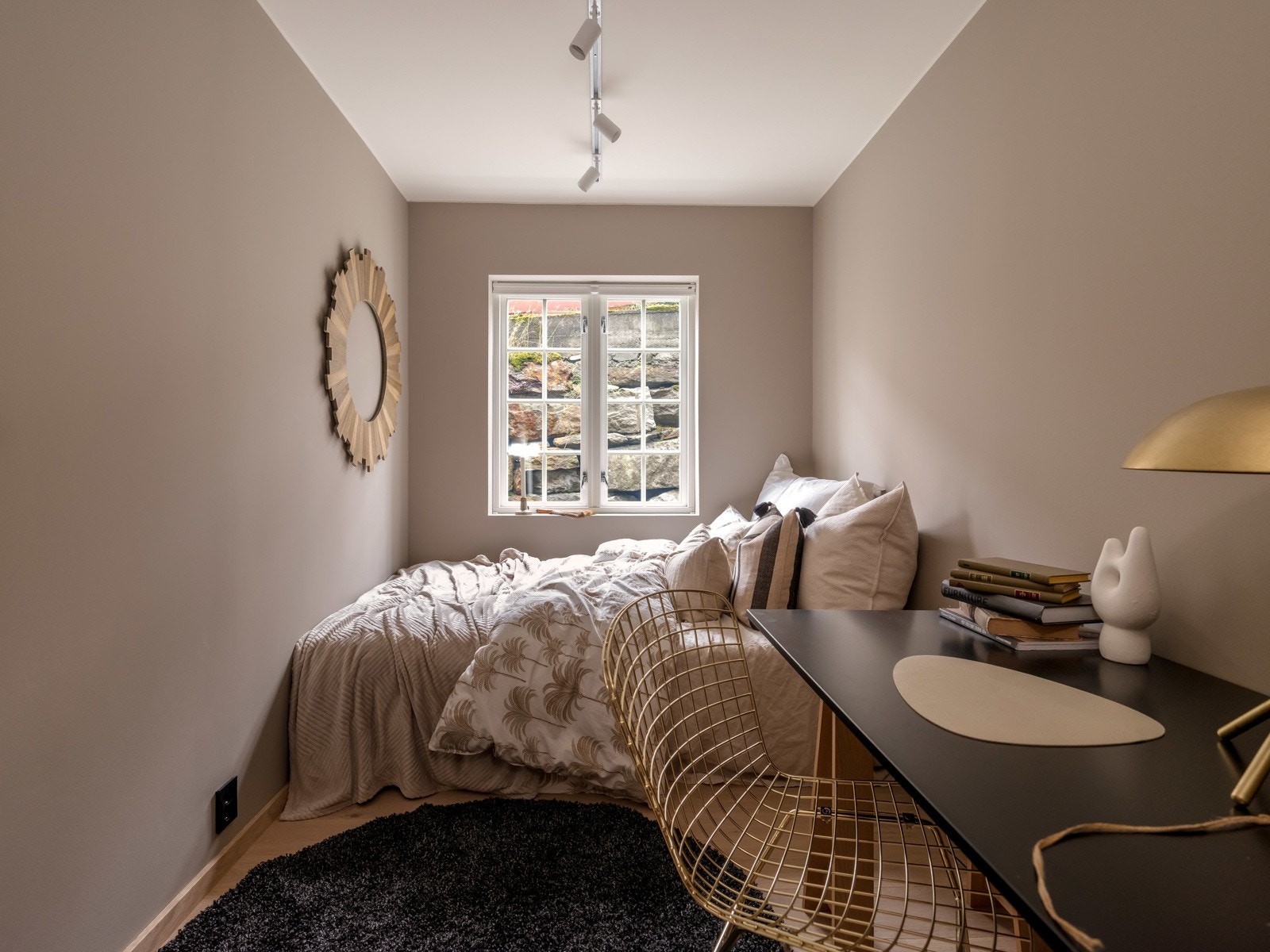 Soverom nummer to på ca. 7 kvm. Galleribilde