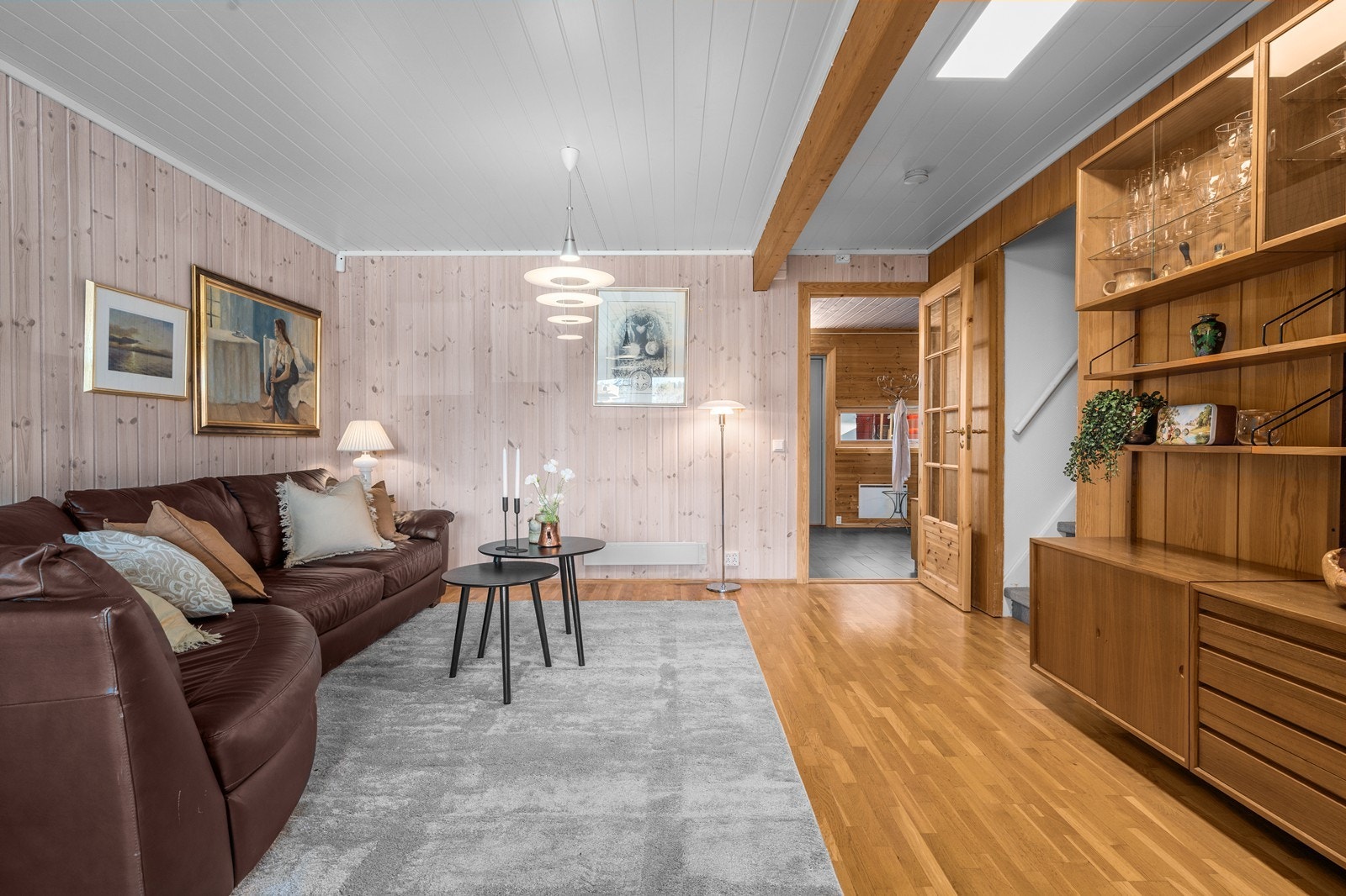 Stuen i 1. etasje har direkte adkomst fra entre! Galleribilde