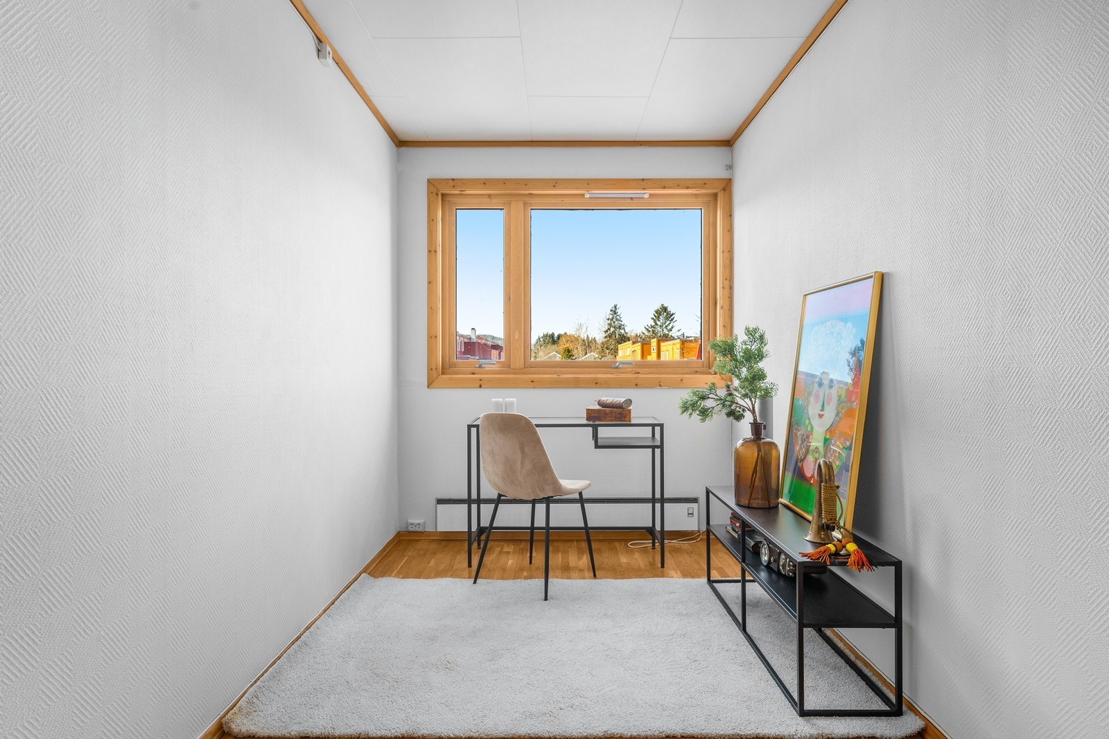 Del av stuen kan benyttes som kontor, og det kan være mulig med et ekstra soverom ved behov! Galleribilde