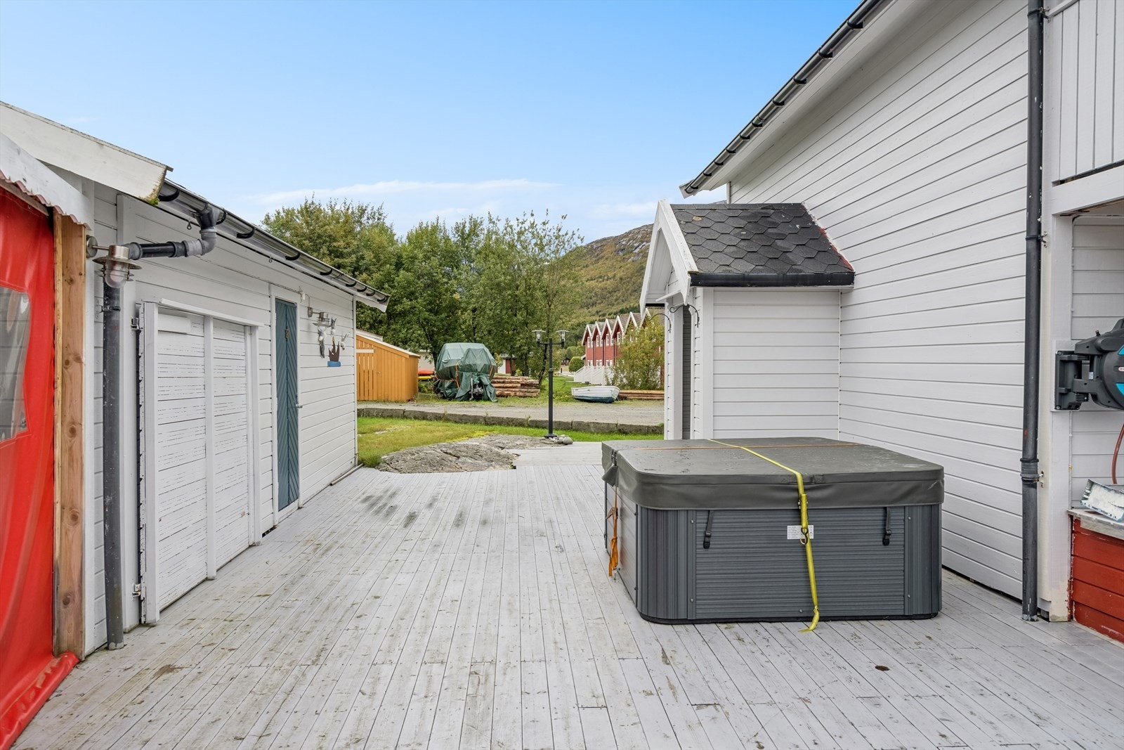 Herlig jacuzzi som er til glede for både store og små. Galleribilde