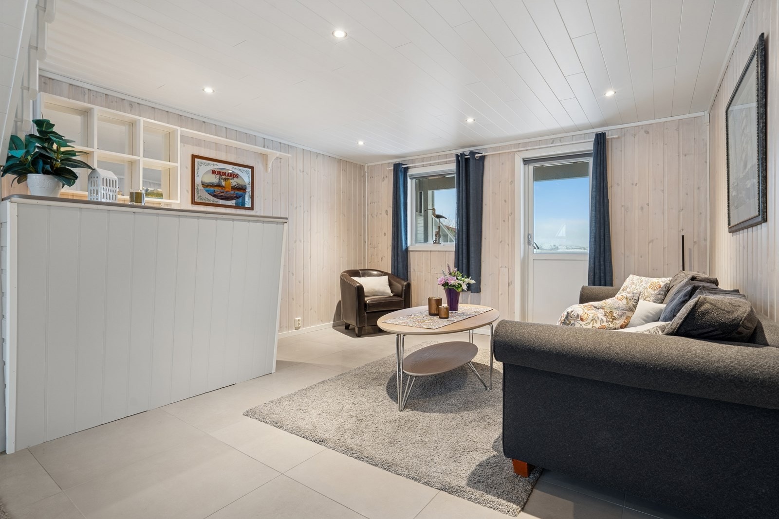 Sofakroken finner fort sin naturlige plass i rommet, og tv kan plasseres mot/på vegg. Galleribilde