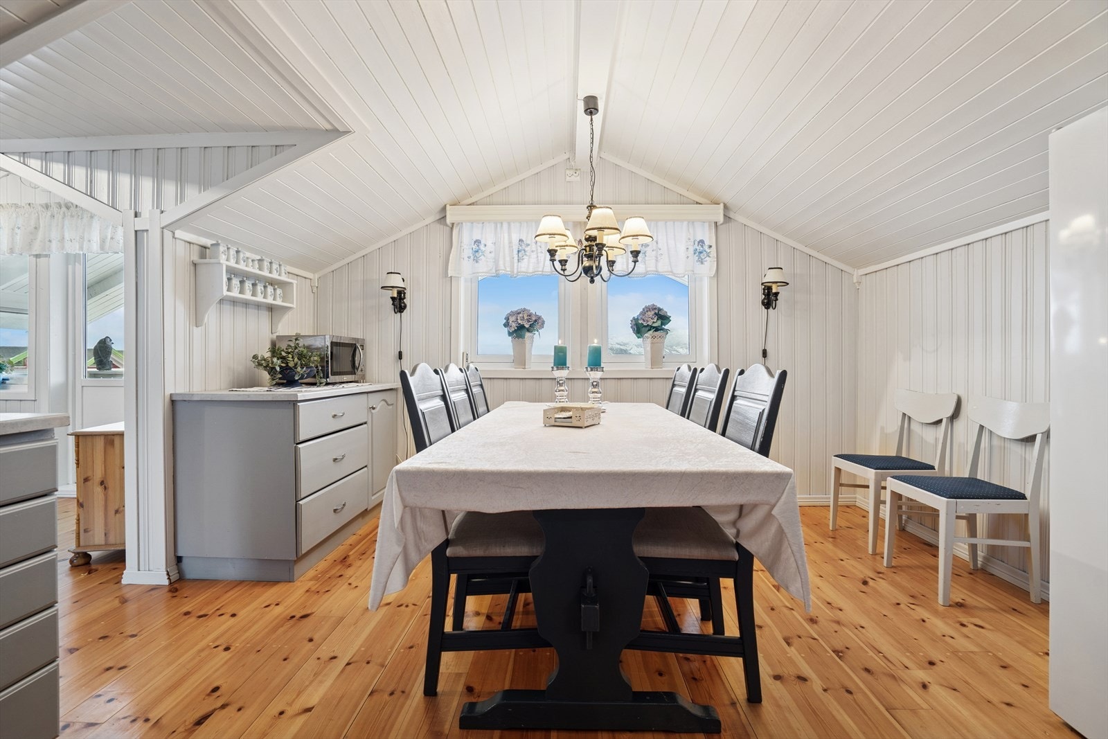 God plass for en hyggelig spisegruppe. Galleribilde