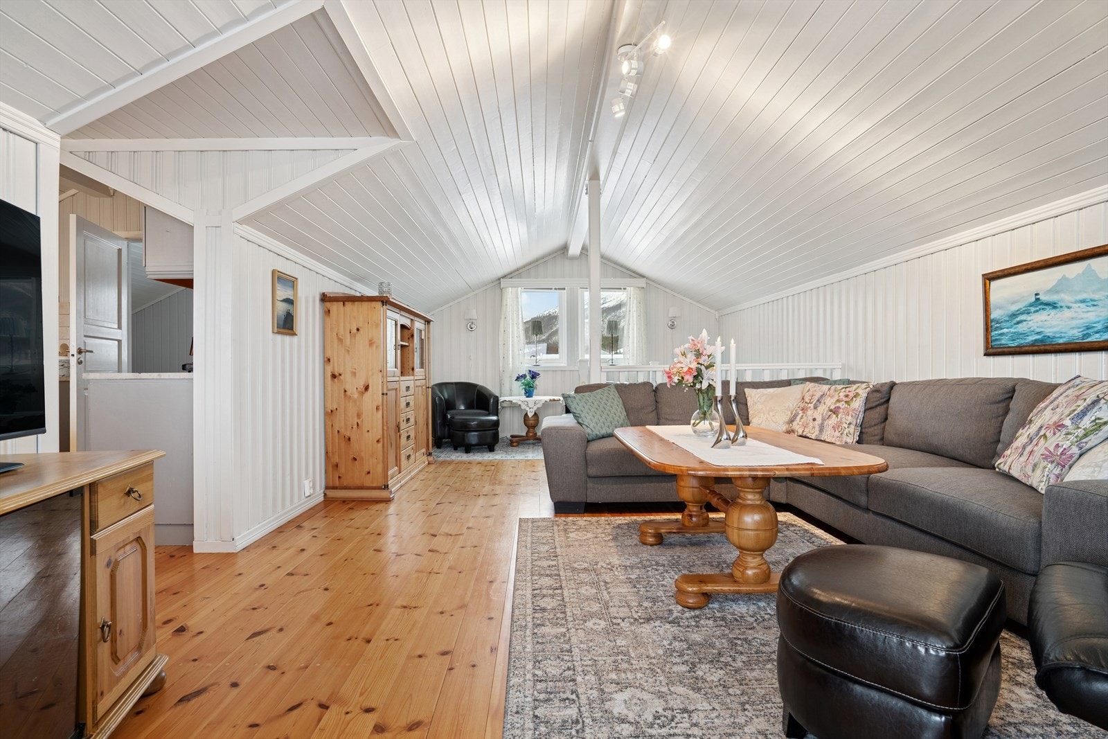 Stuen byr også på plass for annet møblement. Galleribilde