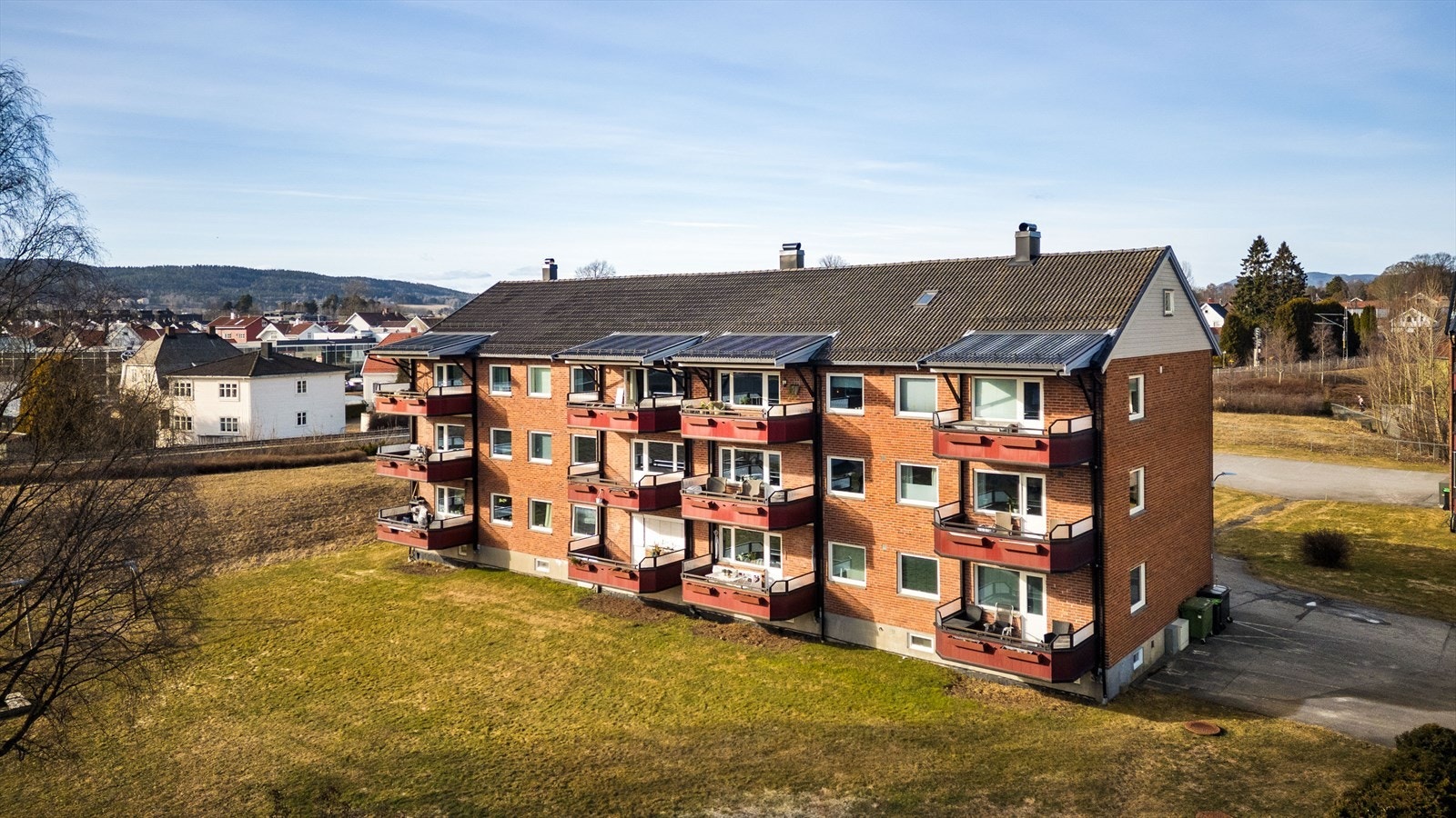 Leiligheten har en sentral beliggenhet på Hovenga, med gangavstand til universitet, sentrum og tog- og busstasjon Galleribilde