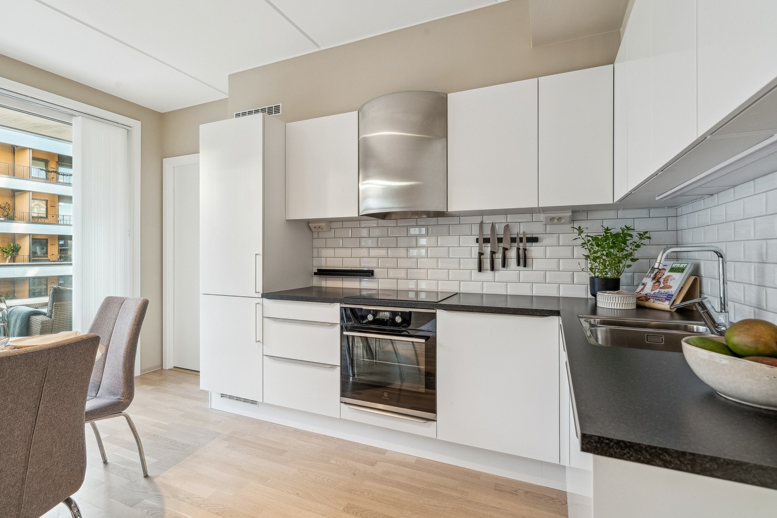 Flott og tidløst kjøkken fra Sigdal. Galleribilde