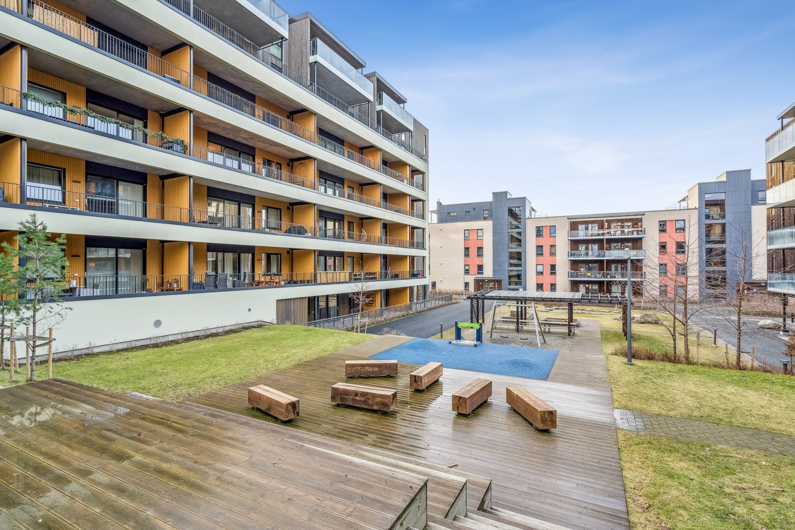 Det er opparbeidet flotte felles uteområder som passer både store og små. Galleribilde