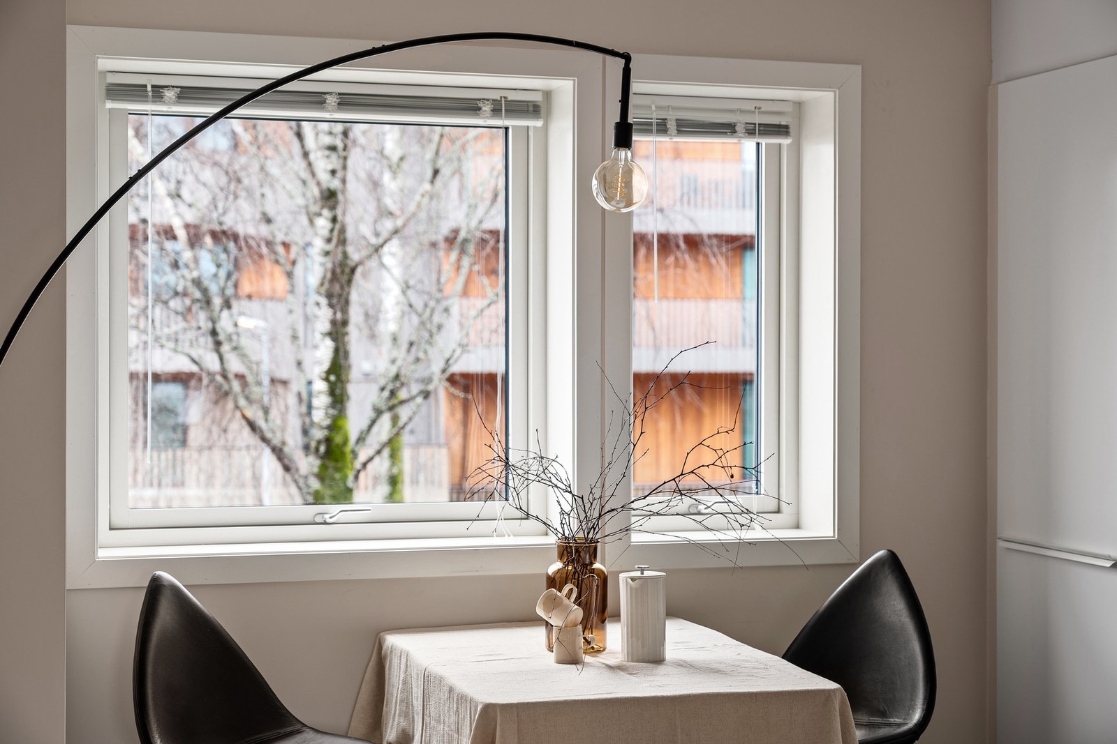 Plass til spisebord på kjøkkenet Galleribilde