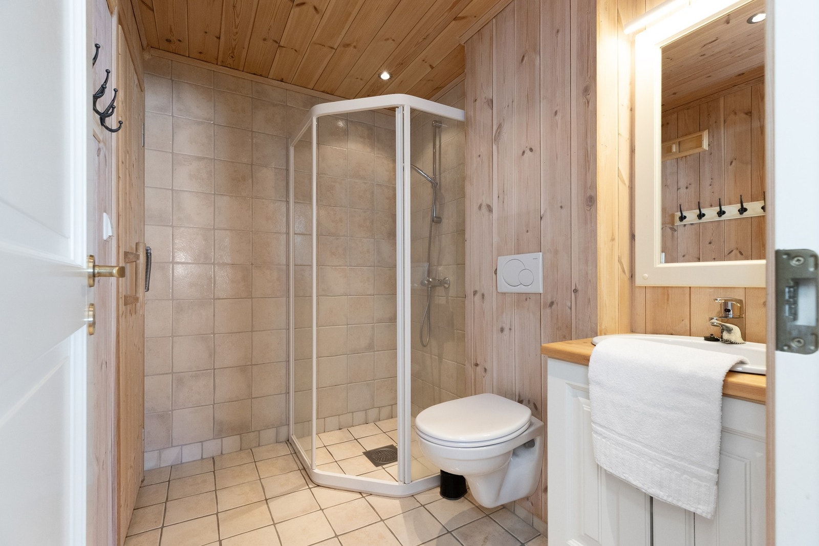 Hovedbad med adkomst til badstue Galleribilde