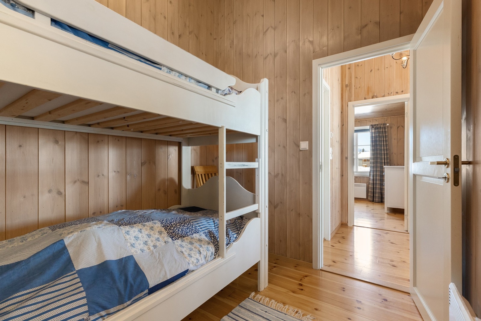 Soverom tre med plass til enkeltkøyseng Galleribilde