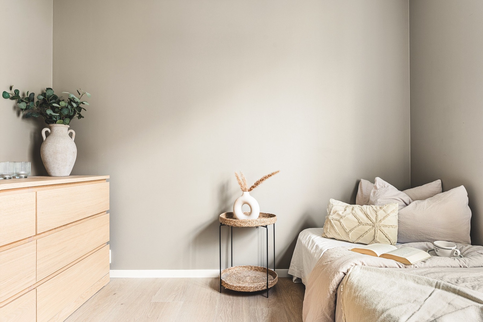 Også her er det plass til seng og garderobeskap. Galleribilde