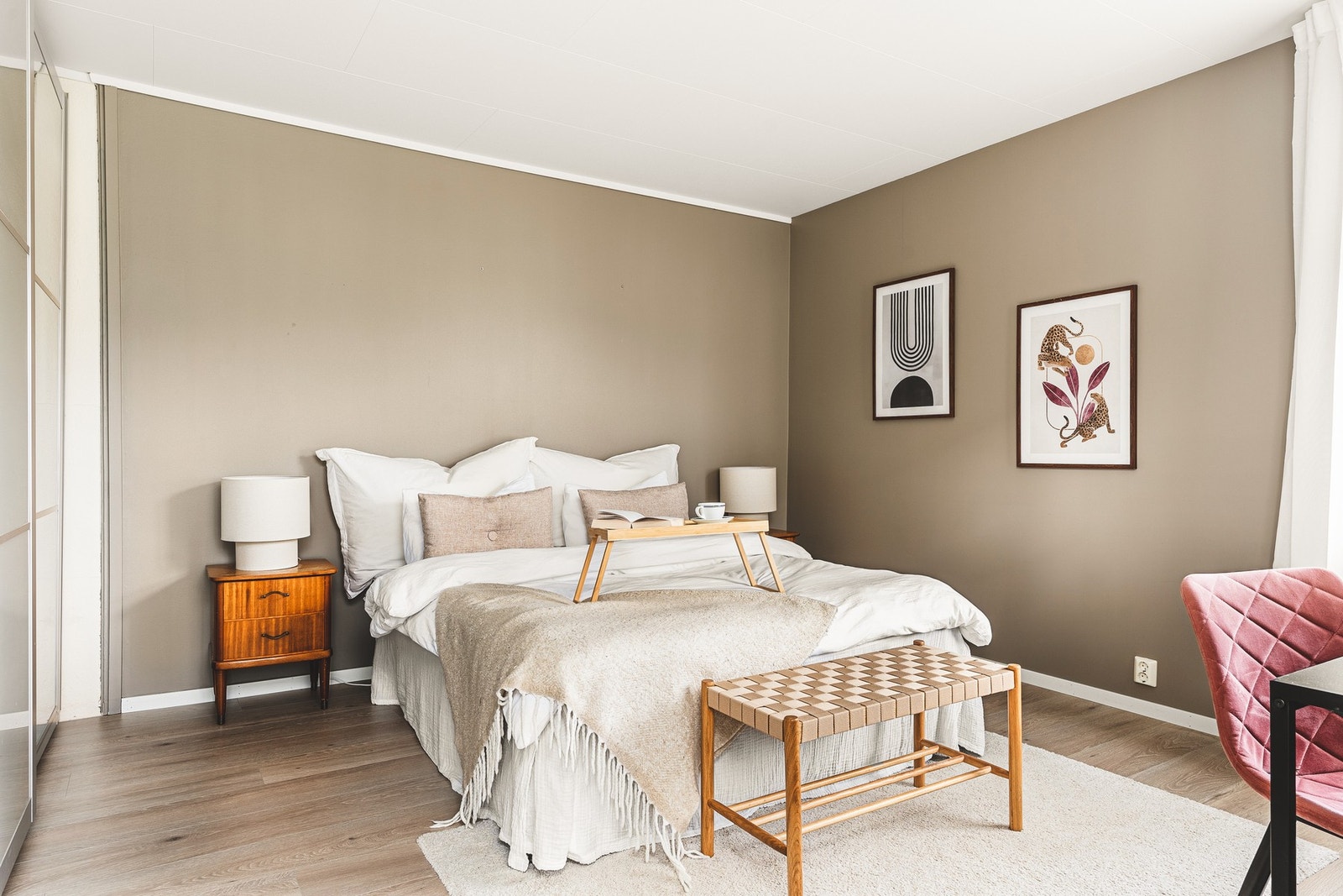 Hovedsoverommet i leiligheten måles til hele 16,8 kvm. Galleribilde