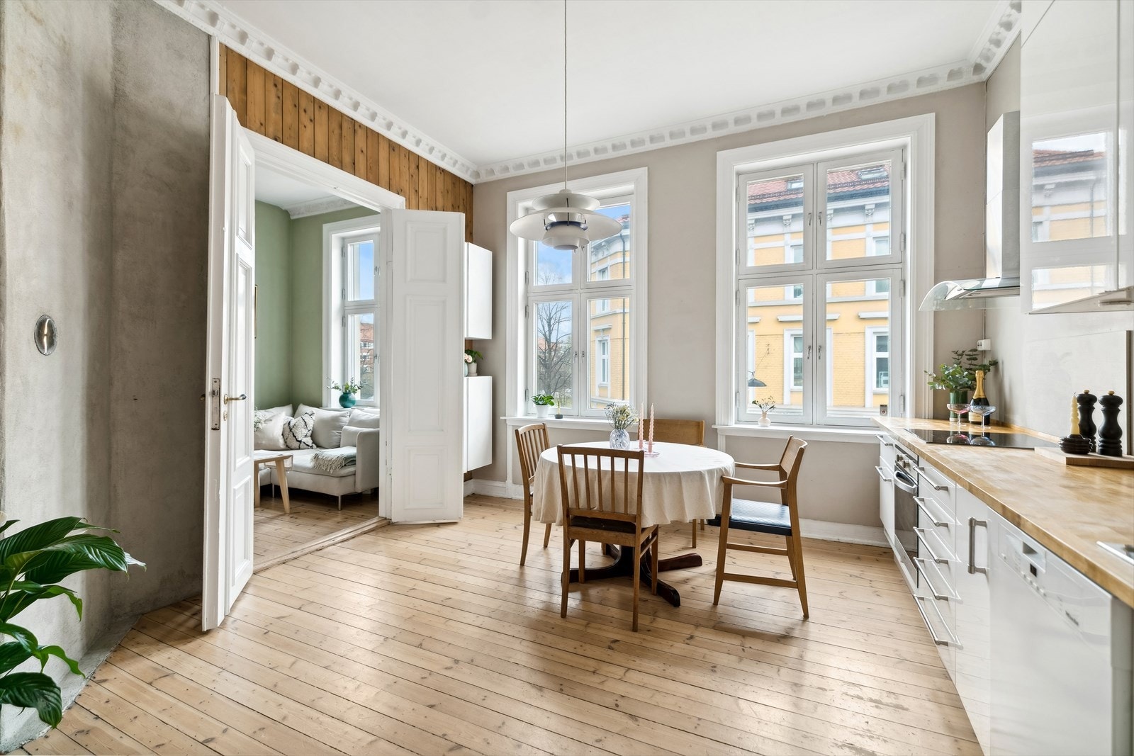 Stine Opstadmo ved DNB Eiendom ønsker velkommen til en lekker og moderne 3-roms andelsleilighet i Holsts gate 9B! Galleribilde