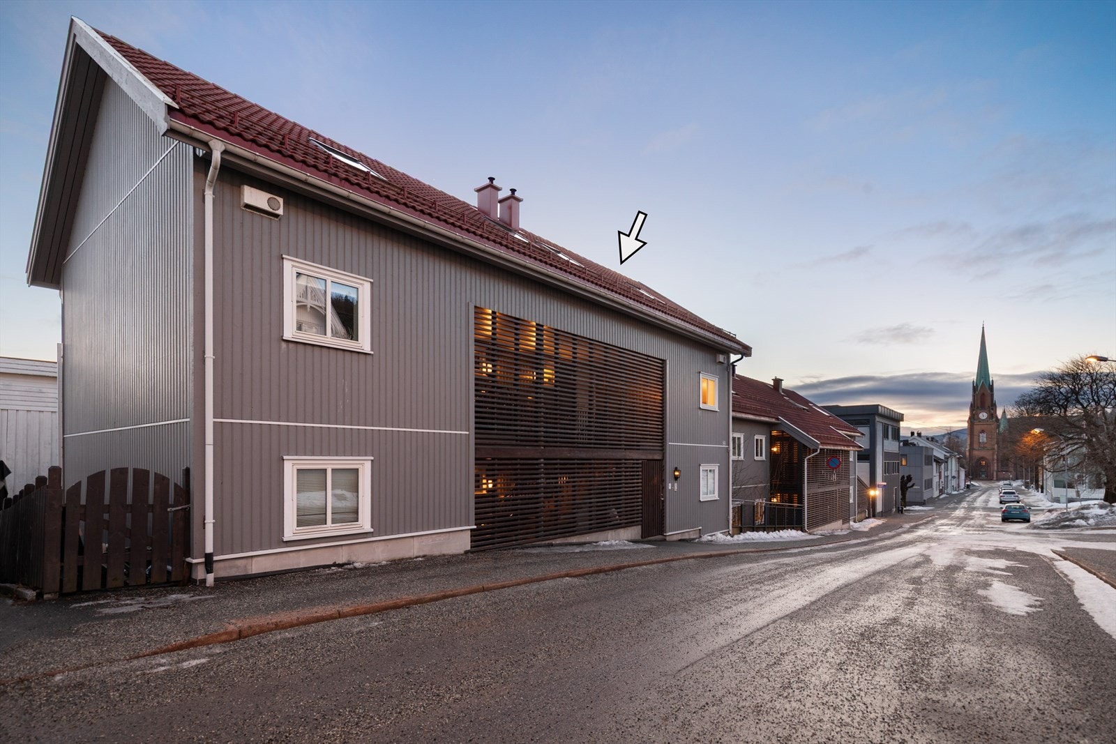Bygget er nyere (2011) og holder en moderne standard med bla balansert ventilasjon Galleribilde