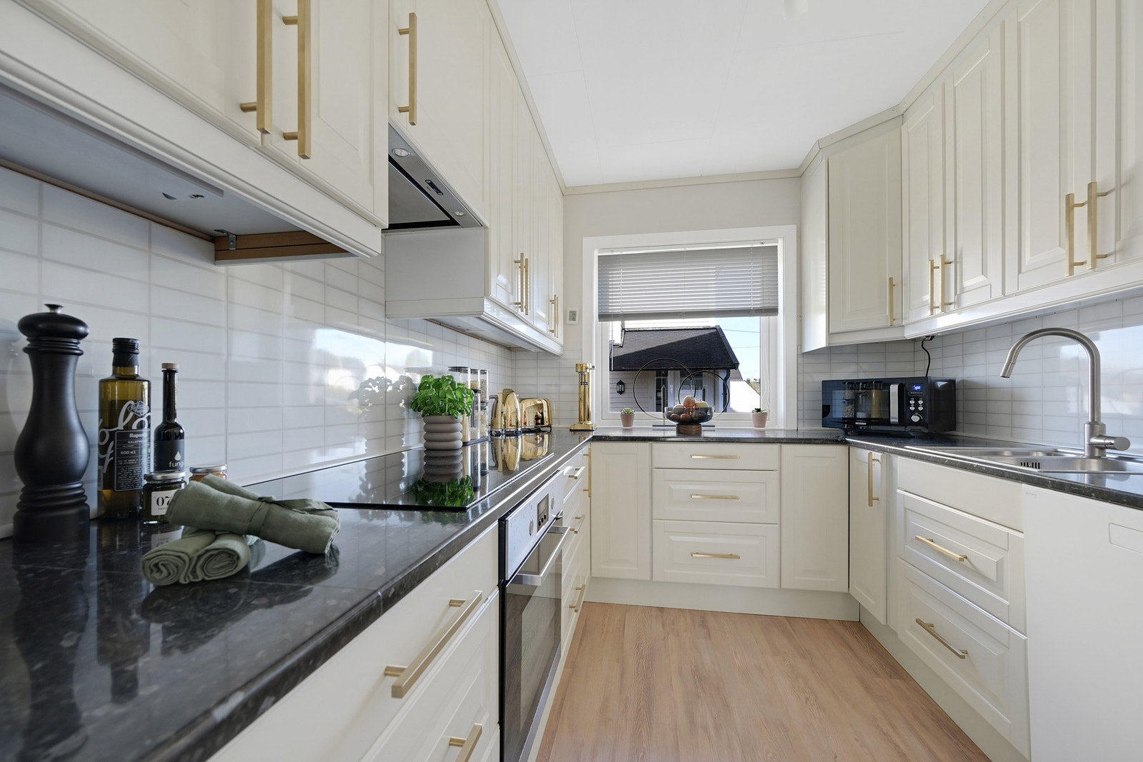 Det er godt med både skuffer og skaper Galleribilde