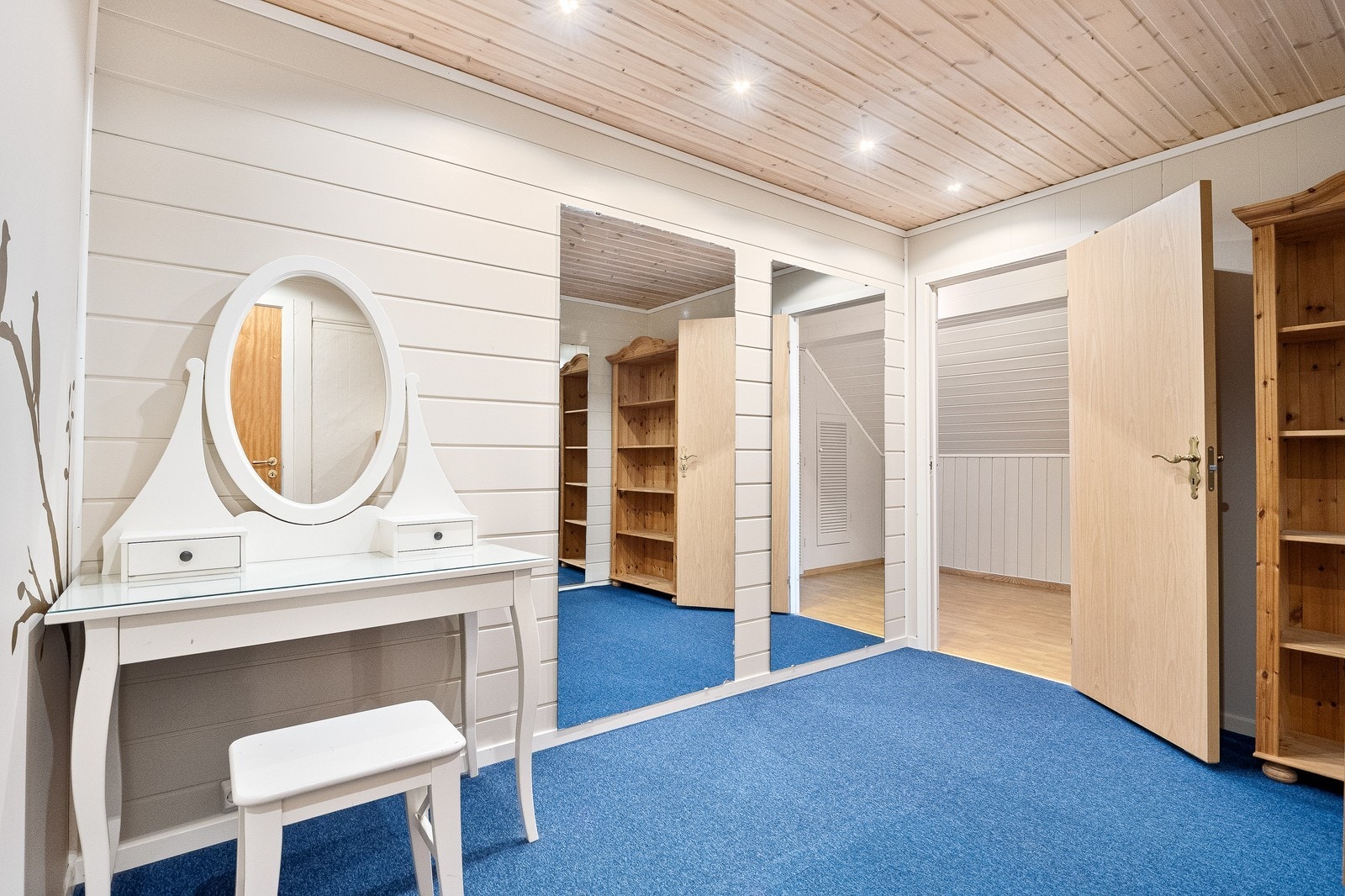 Garderobe / kontor Galleribilde