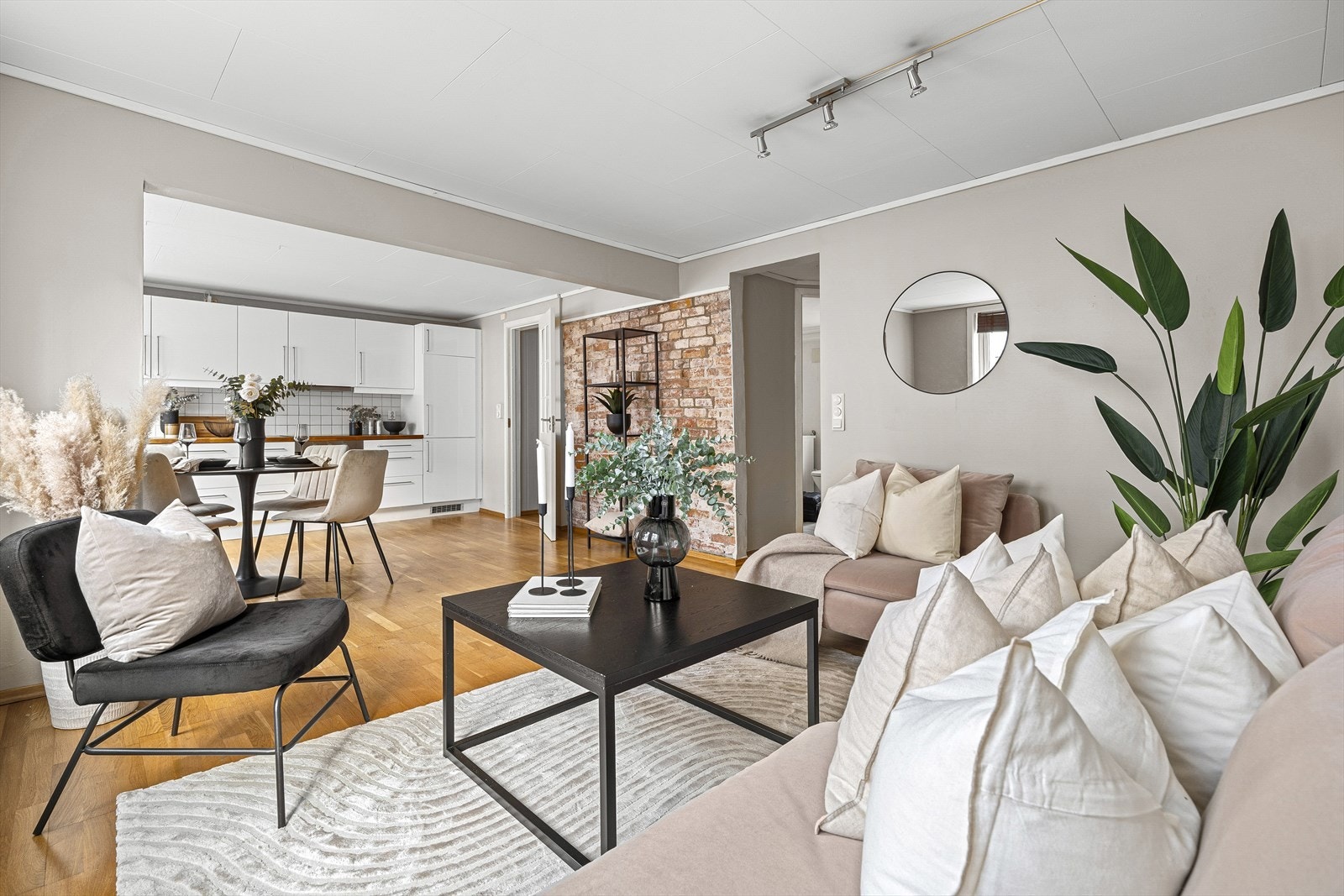 Et hyggelig samlingsrom med god plass til sammenkomster. Galleribilde