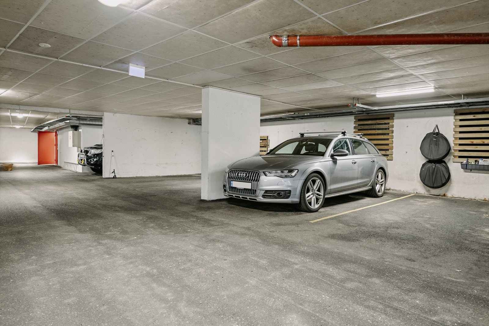 Egen garasjeplass i lukket anlegg Galleribilde