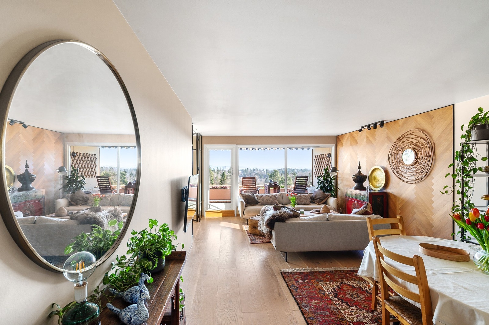 Moderne 4-roms topp- og endeleilighet med flere unike og stilige detaljer. Galleribilde